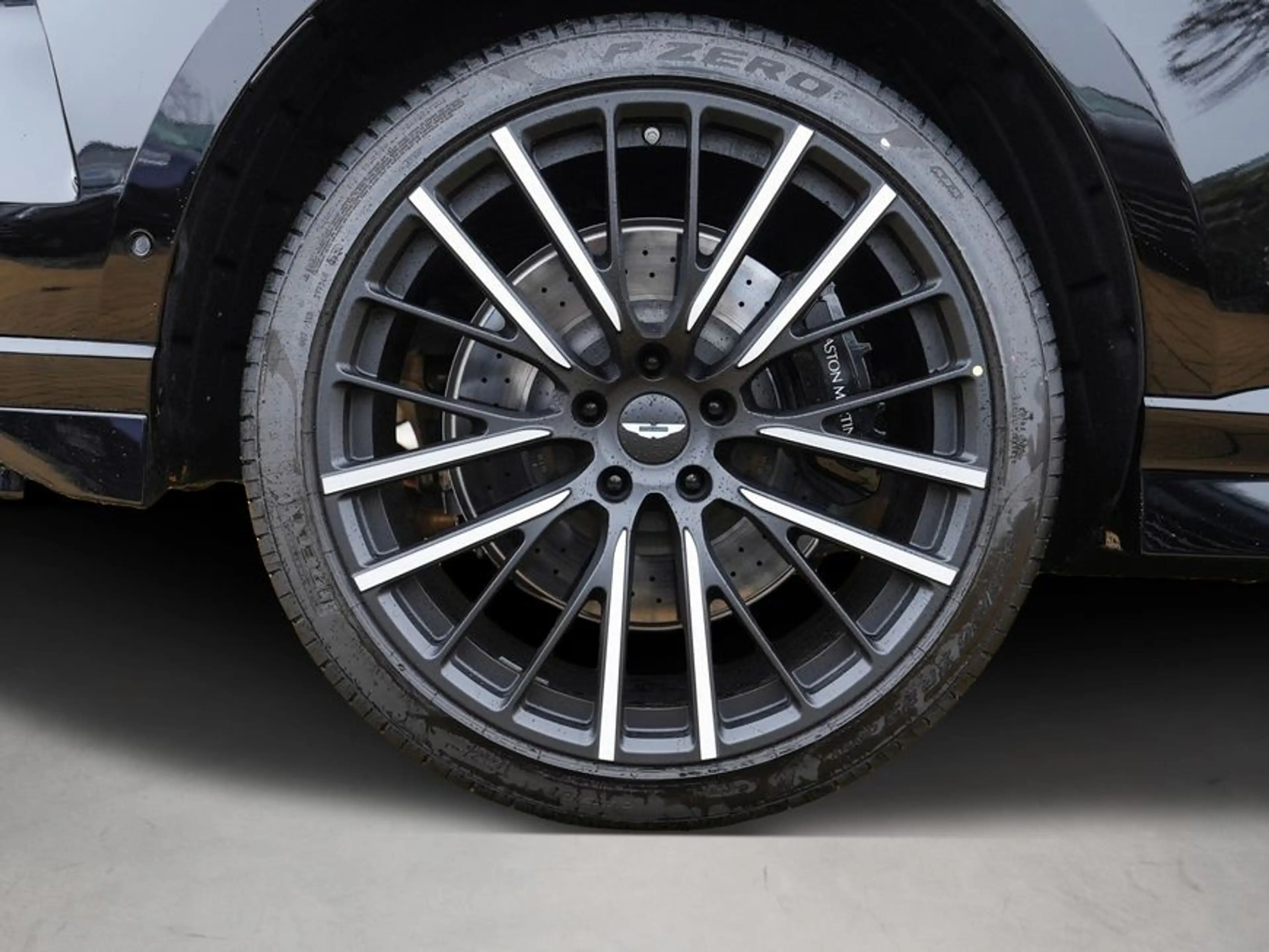 Aston Martin DBX 707 MJ 2025 — photo 4