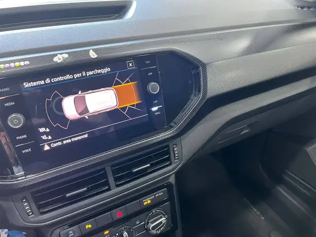 Volkswagen T-Cross view 10