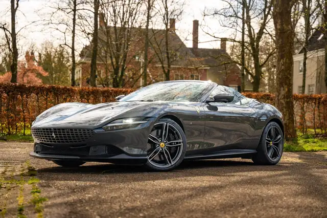 Ferrari Roma Spider