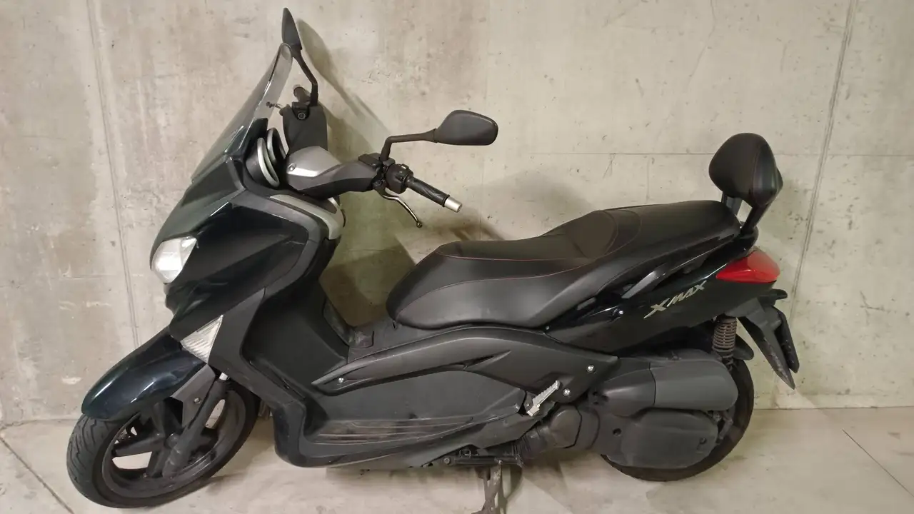 Yamaha X-Max 125