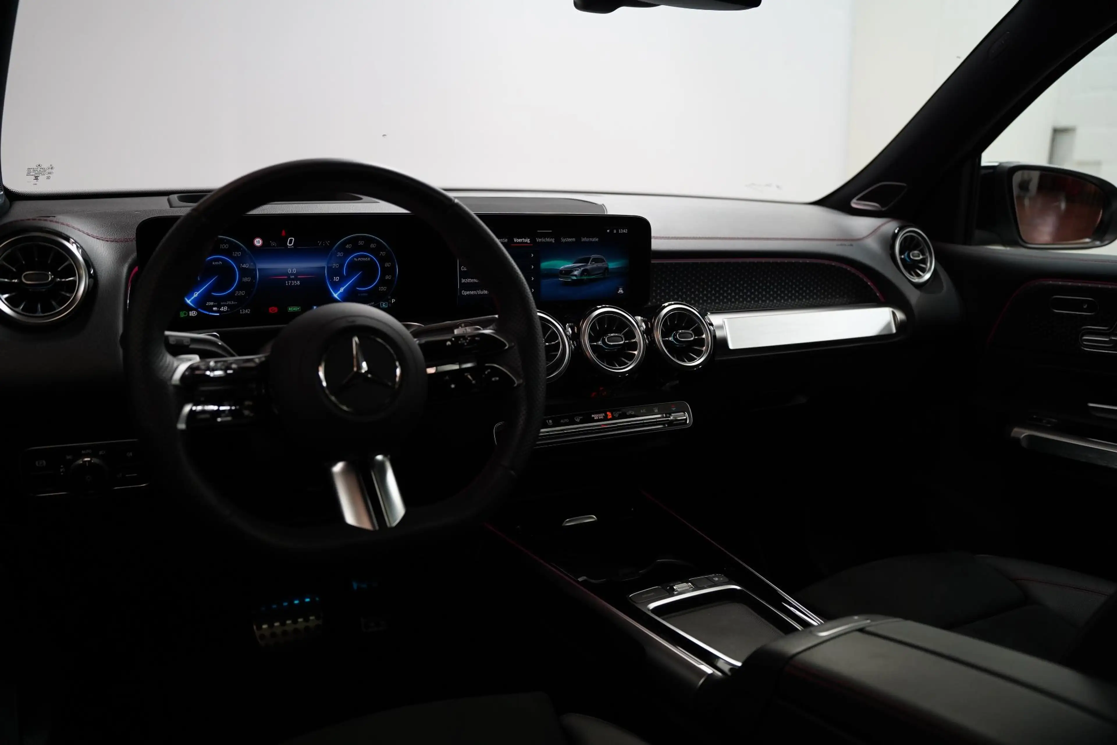 Mercedes-Benz EQB 250 250+ Business Solution AMG 71 kWh |Panoramisch sch — photo 13