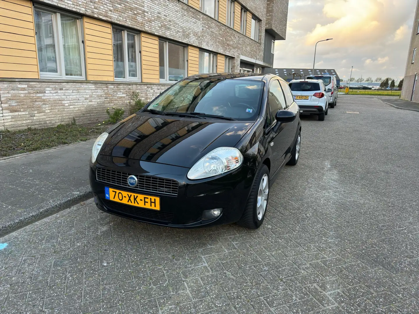 Fiat Punto 1.4-16V Sport Zwart - 1