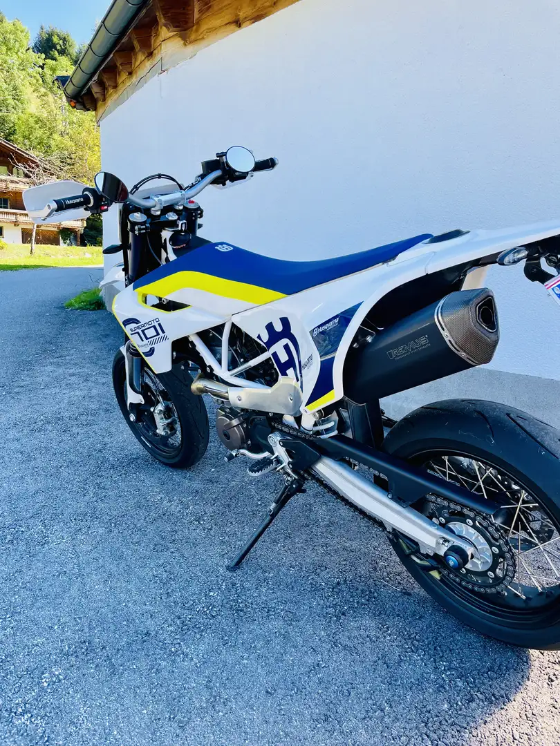 Husqvarna 701 Supermoto - 2