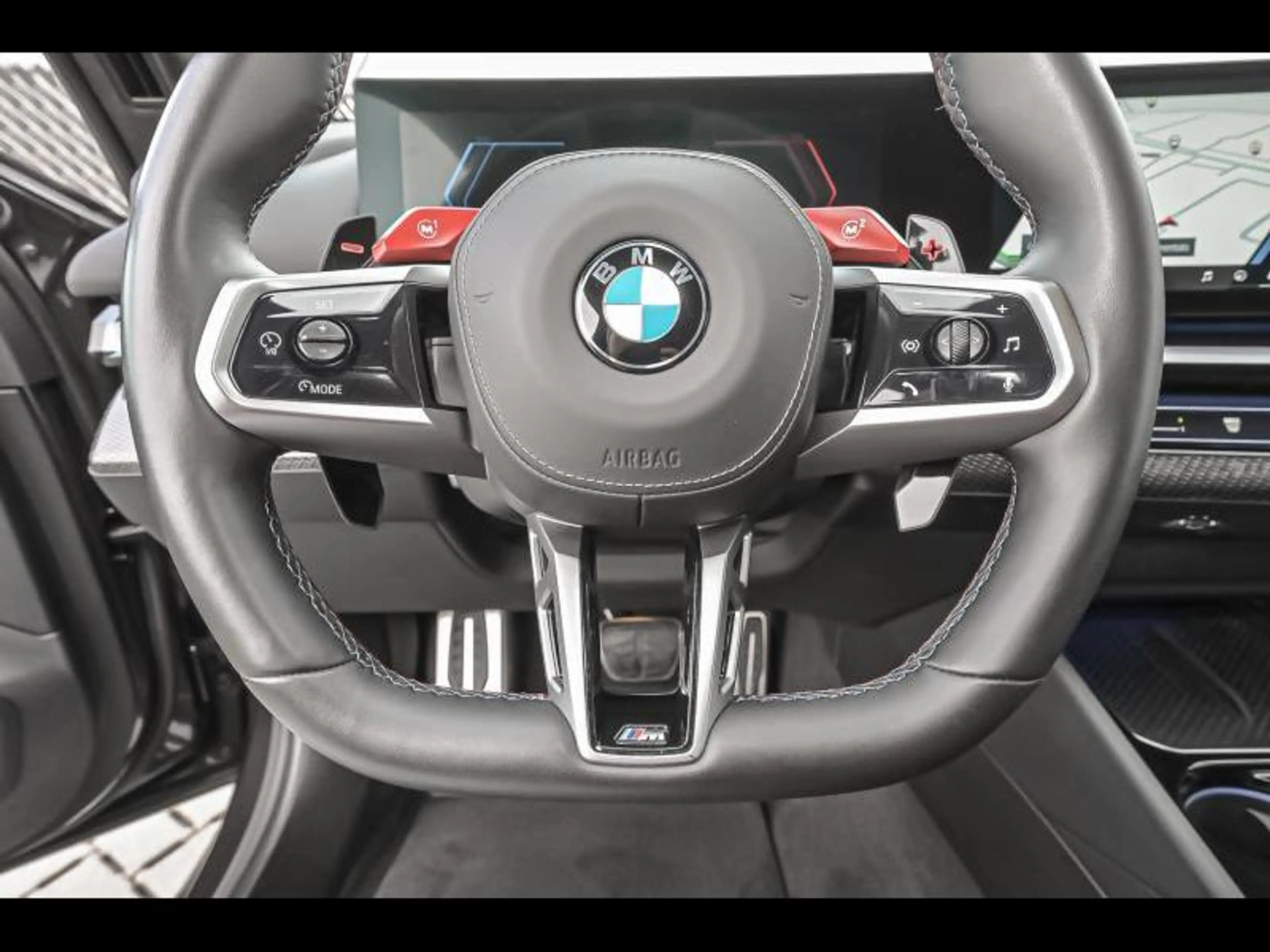BMW M5 Touring — photo 9