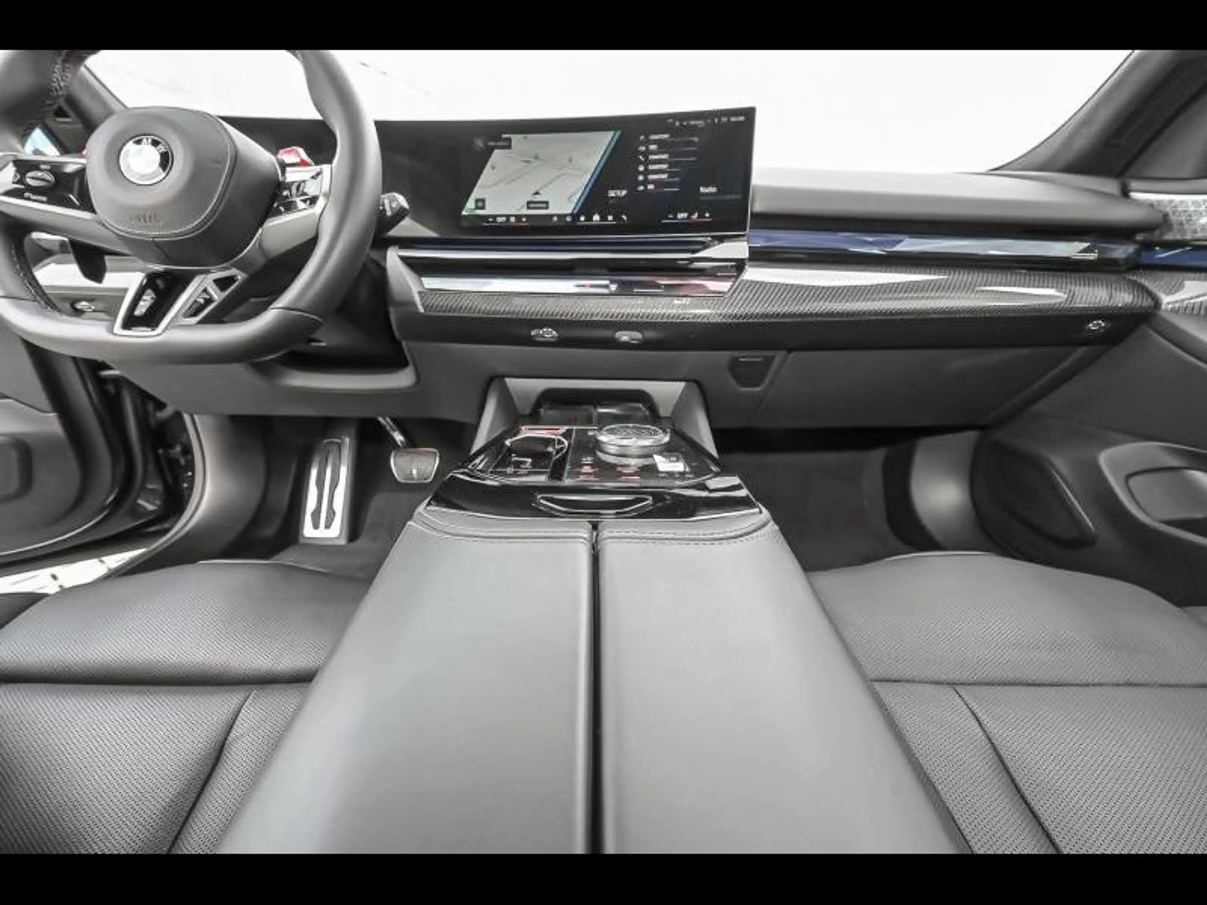 BMW M5 Touring — photo 7