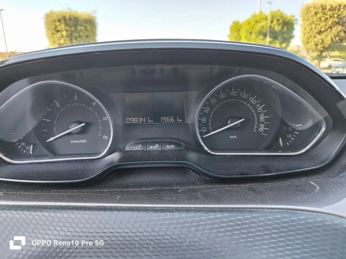 Peugeot 2008 1.6 e-hdi 8v Urban Cross s&s 92cv Grigio - 2