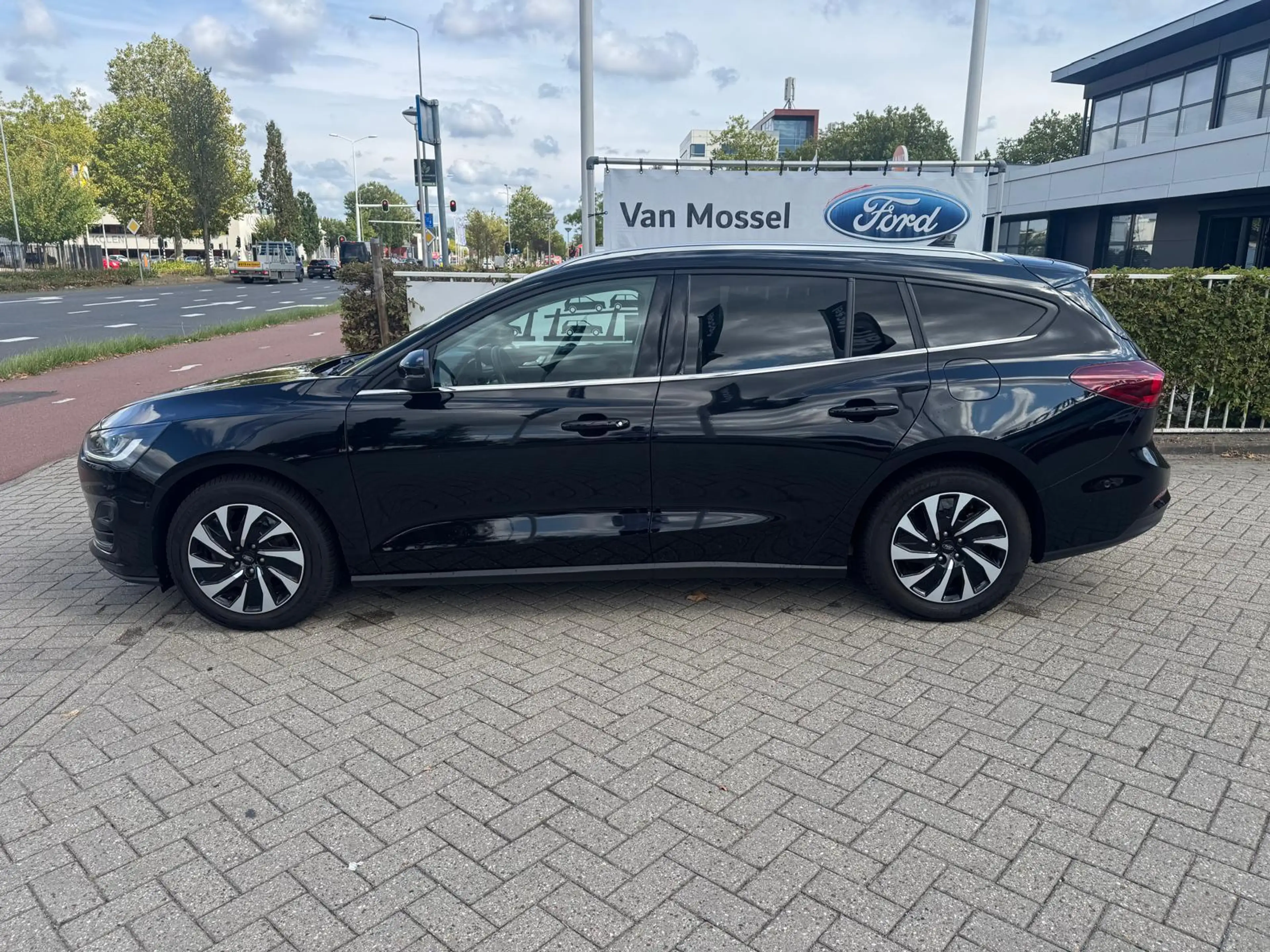 Ford Focus Wagon 1.0 EcoBoost Hybrid Titanium X | Cruise Ctrl — photo 3