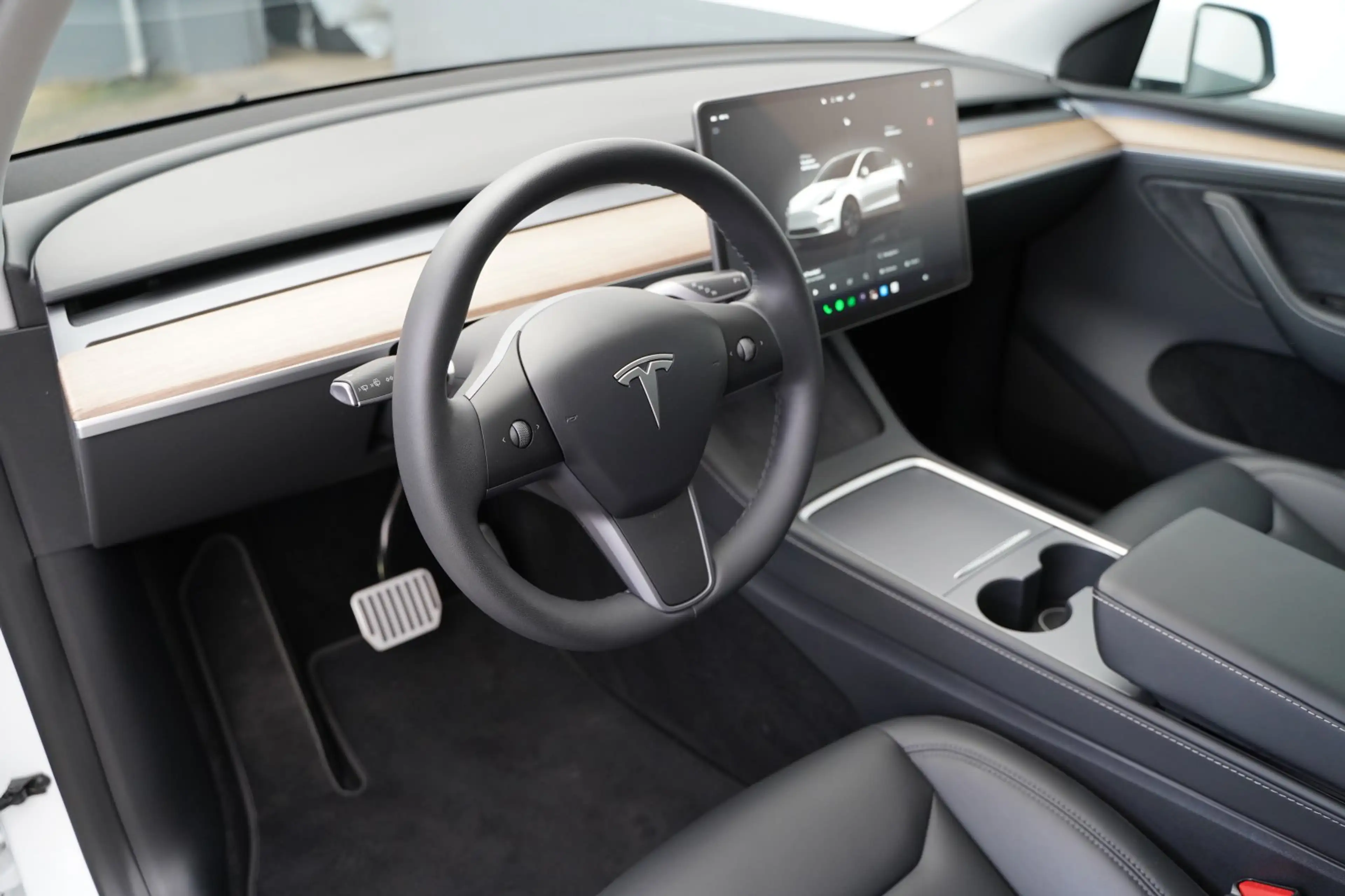 Tesla Model Y Long Range AWD *1. Hand*unfallfrei* — photo 11