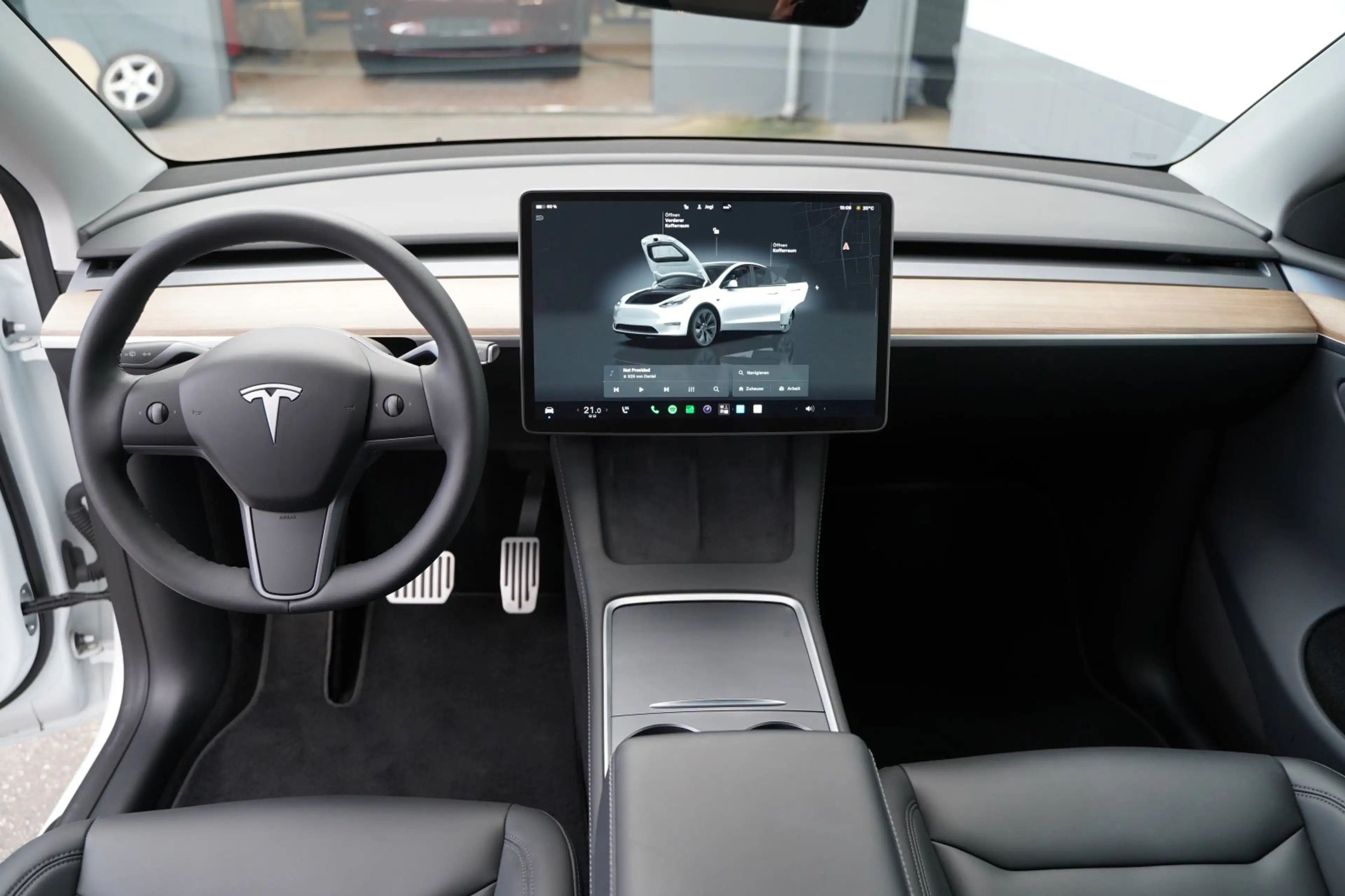 Tesla Model Y Long Range AWD *1. Hand*unfallfrei* — photo 2