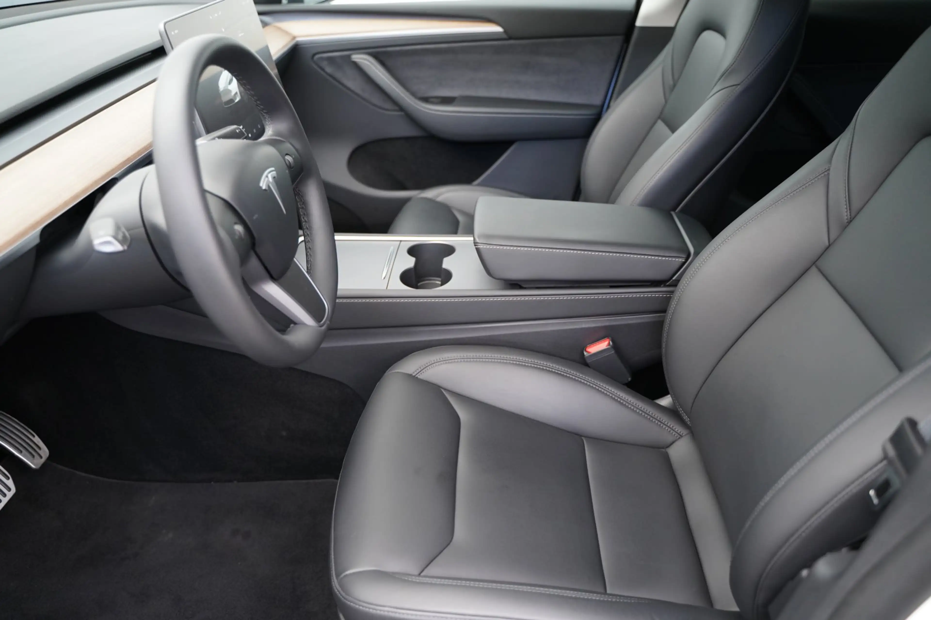 Tesla Model Y Long Range AWD *1. Hand*unfallfrei* — photo 10