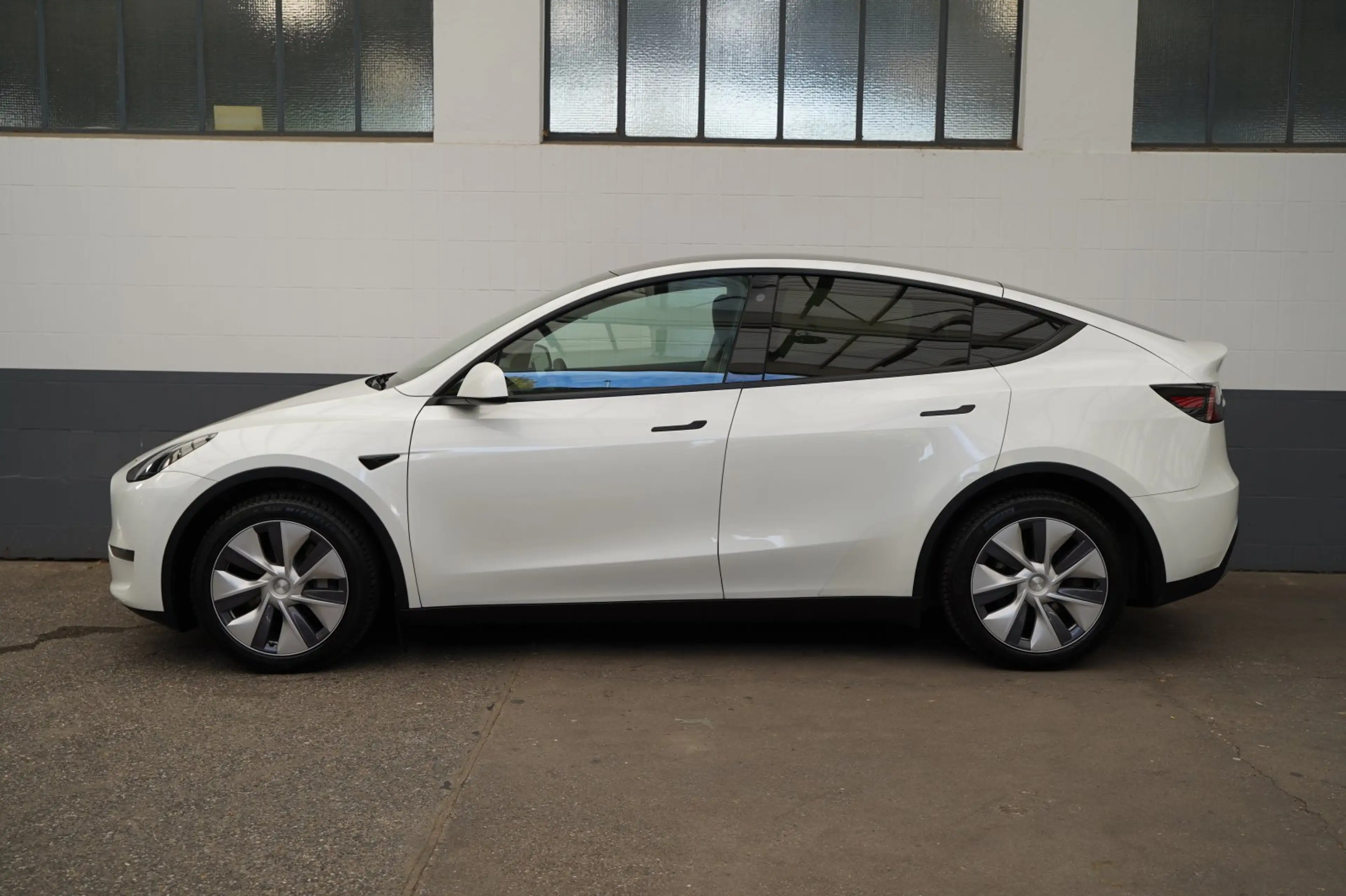 Tesla Model Y Long Range AWD *1. Hand*unfallfrei* — photo 4