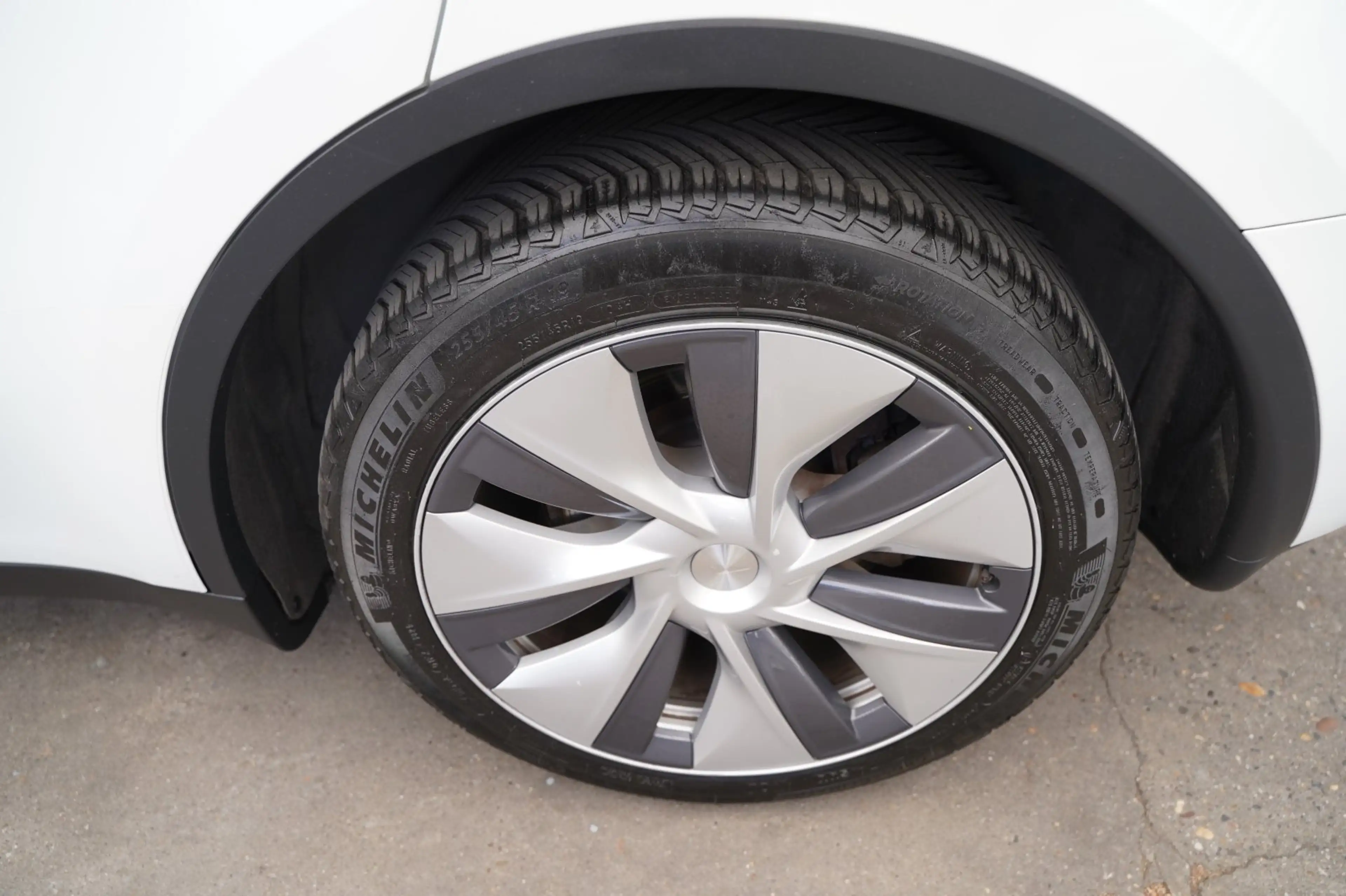 Tesla Model Y Long Range AWD *1. Hand*unfallfrei* — photo 14