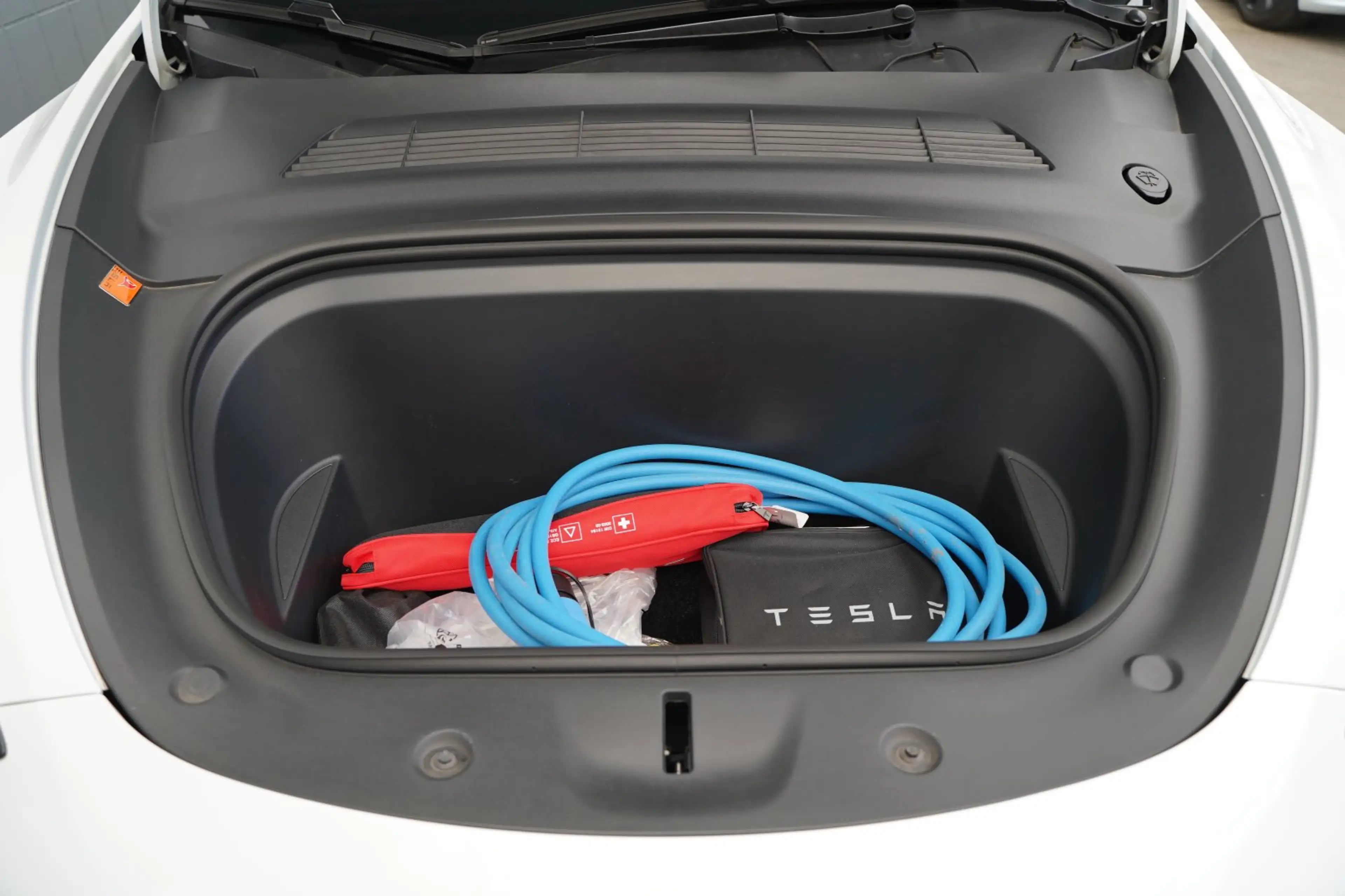 Tesla Model Y Long Range AWD *1. Hand*unfallfrei* — photo 15