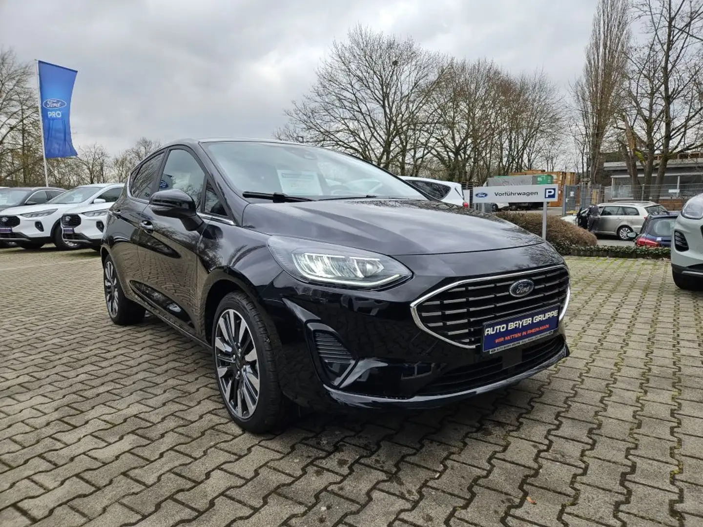 Ford Fiesta 1.0 EcoBoost S&S TITANIUM X Schwarz - 1