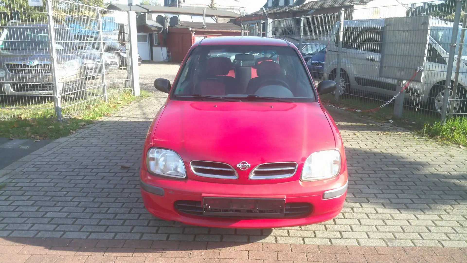 Nissan Micra Style/ Automatik/ 5  Sitzer/ Top Fahrzeug! Rouge - 2