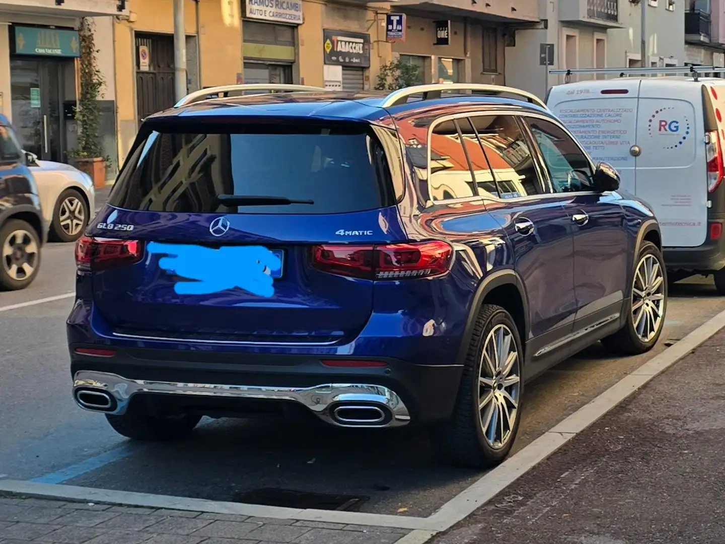 Mercedes-Benz GLB 250 GLB 250 Premium 4matic auto 7posti, AMG Line Blu/Azzurro - 2