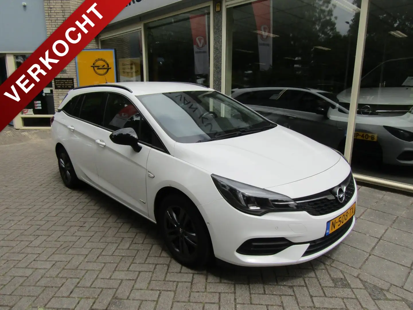 Opel Astra Sports Tourer 1.2 Turbo 110pk NAVIGATIE CAMERA FUL Weiß - 1