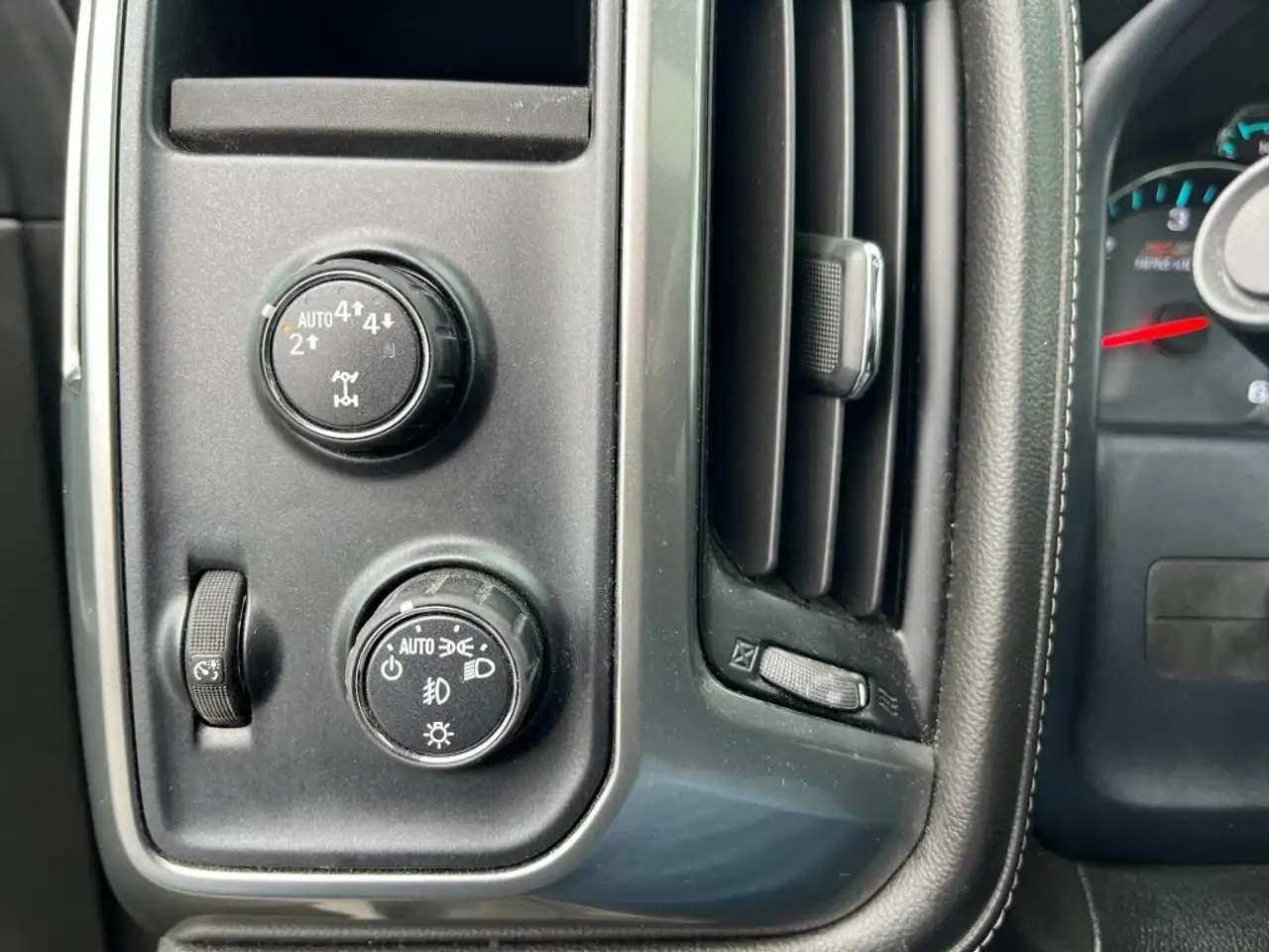 Chevrolet Silverado 1500 снимка Chevrolet Silverado 1500