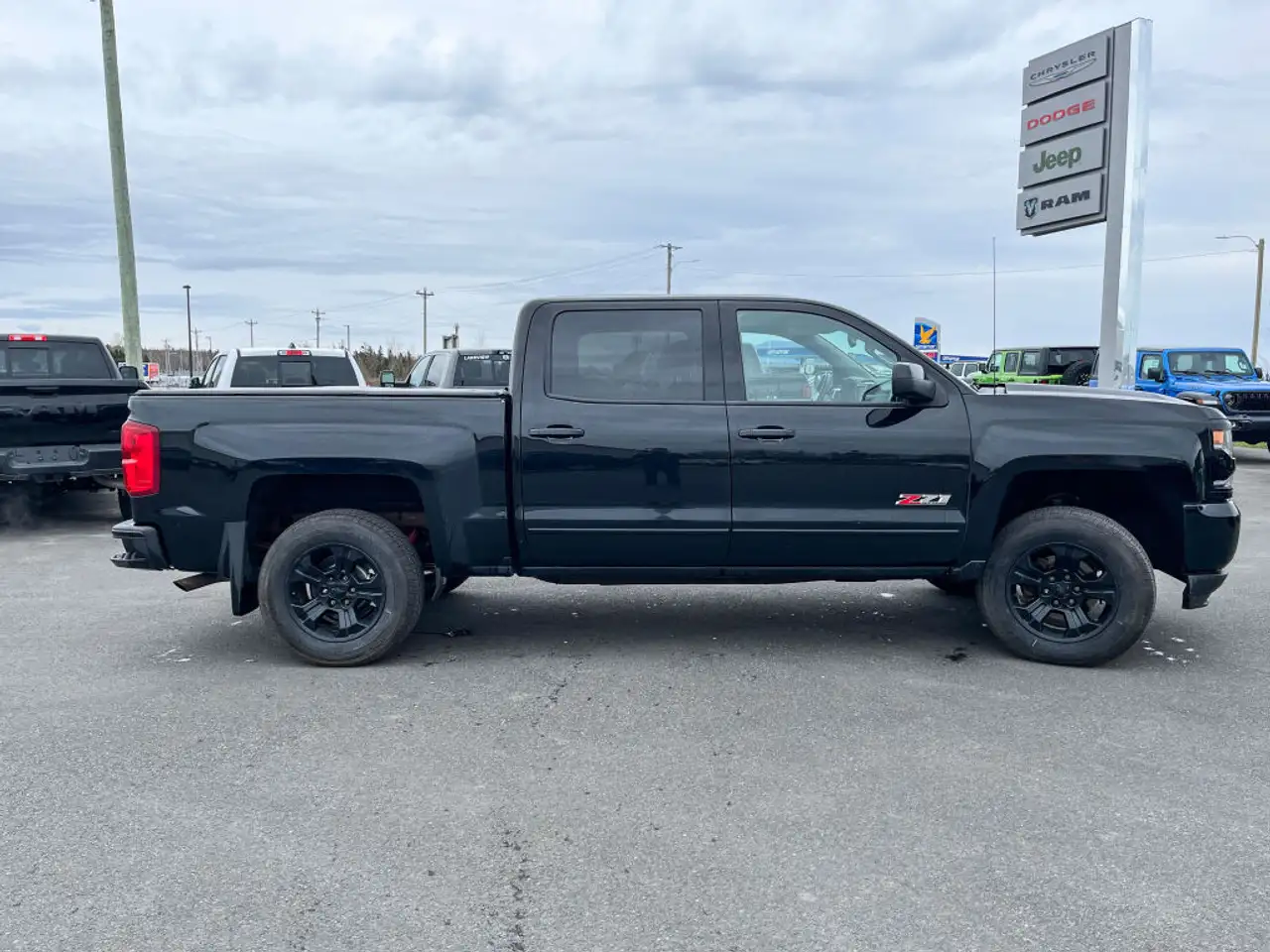 Chevrolet Silverado 1500 снимка Chevrolet Silverado 1500