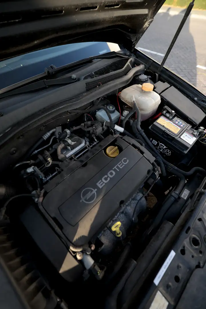 Opel Astra 1.8 Enjoy Zwart - 2