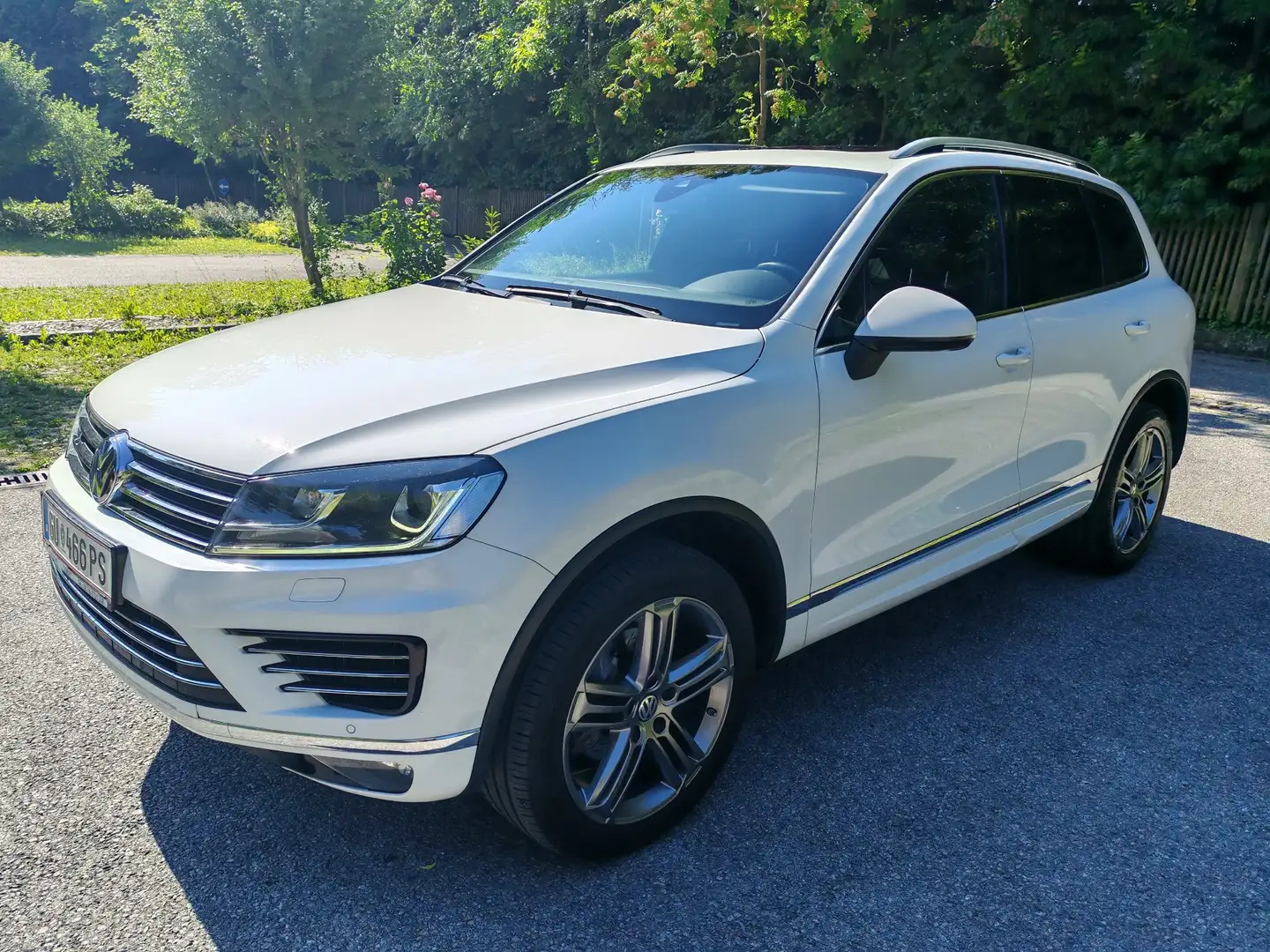 Volkswagen Touareg R line Sky V6 TDI BMT 4Motion Aut. Weiß - 1