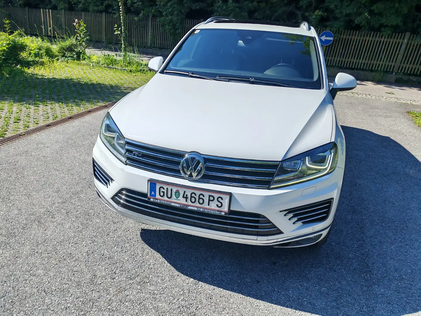 Volkswagen Touareg R line Sky V6 TDI BMT 4Motion Aut. Weiß - 2