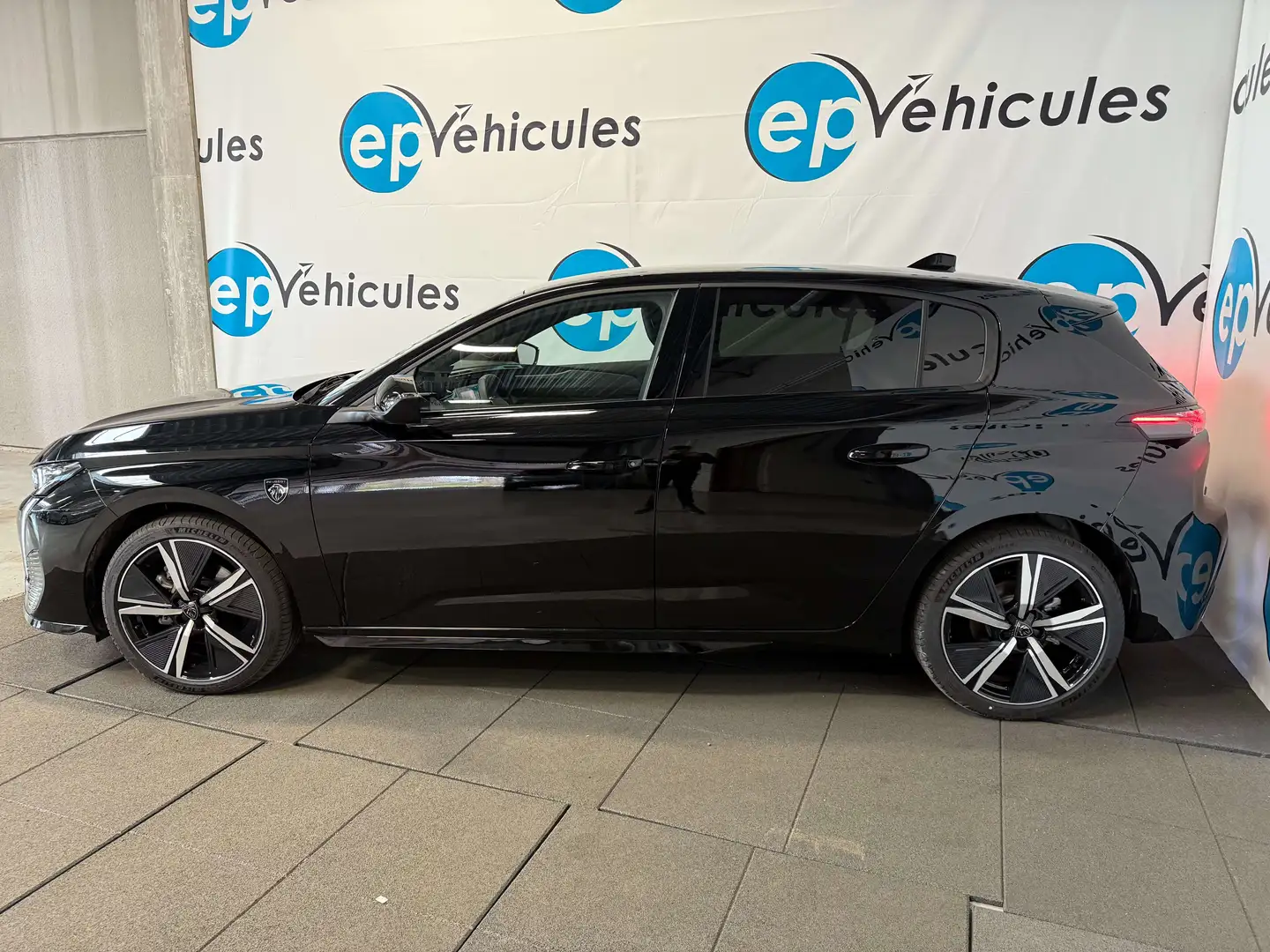 Peugeot 308 308 BlueHDi 130 EAT8 GT Zwart - 2