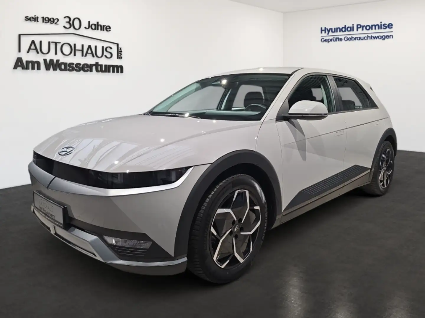 Hyundai IONIQ 5 Elektro MJ23 58 kWh Basis Heckantrieb Grau - 1