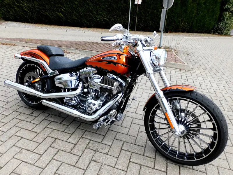 Harley-Davidson CVO Breakout - foto 2