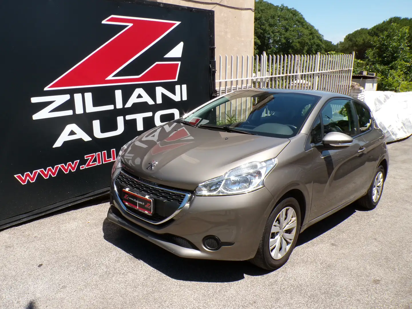 Peugeot 208 3p 1.4 hdi UNIPRO'..NAVI..BLUETOOTH..CRUISE.. Grigio - 1