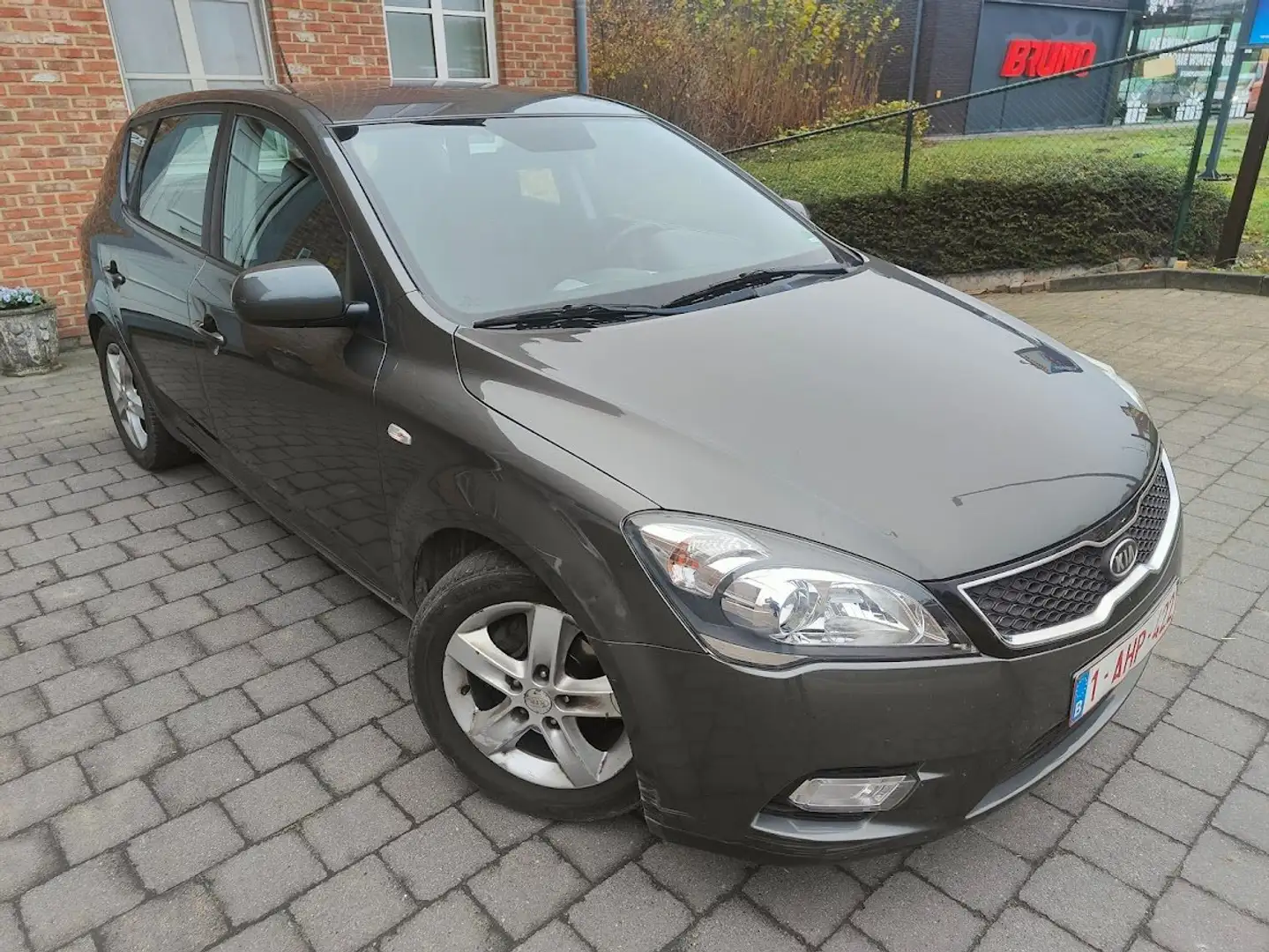 Kia Ceed / cee'd Ceed 1.6 CRDi 90 Spirit Gris - 1