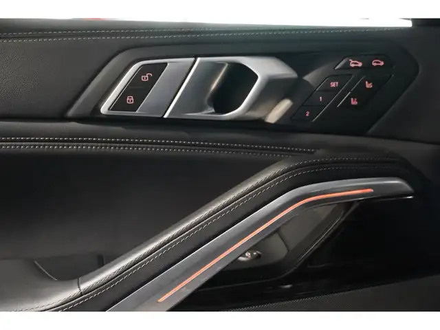 BMW X6 view 8