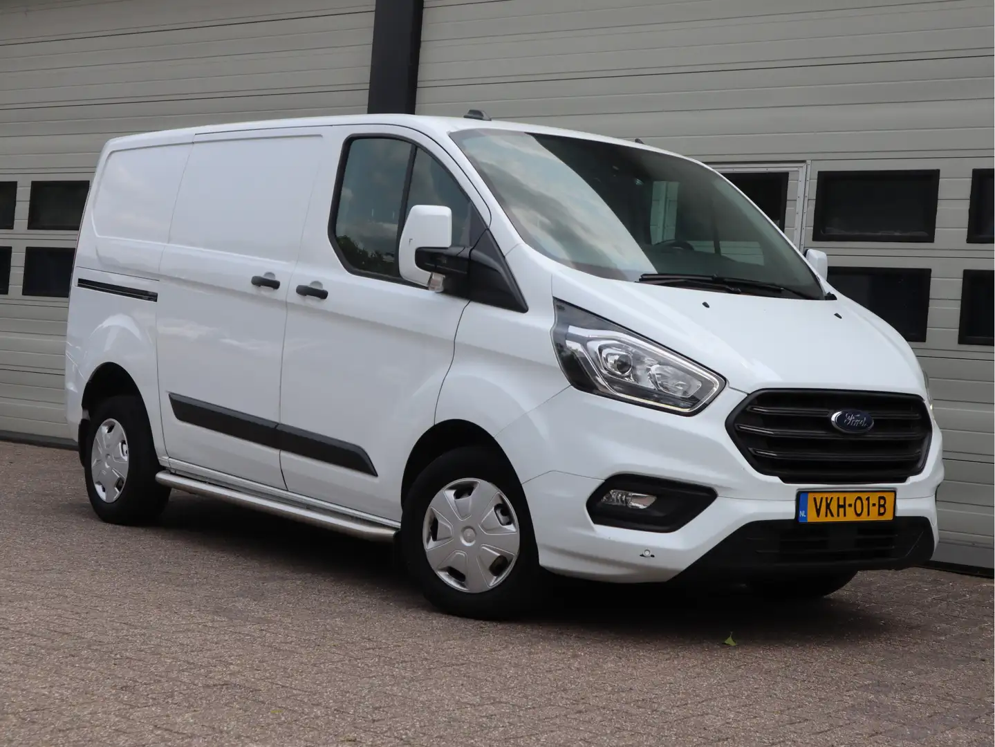 Ford Transit Custom 280 2.0 TDCI Euro 6 - Airco - Navi - Cruise - NL A Wit - 2