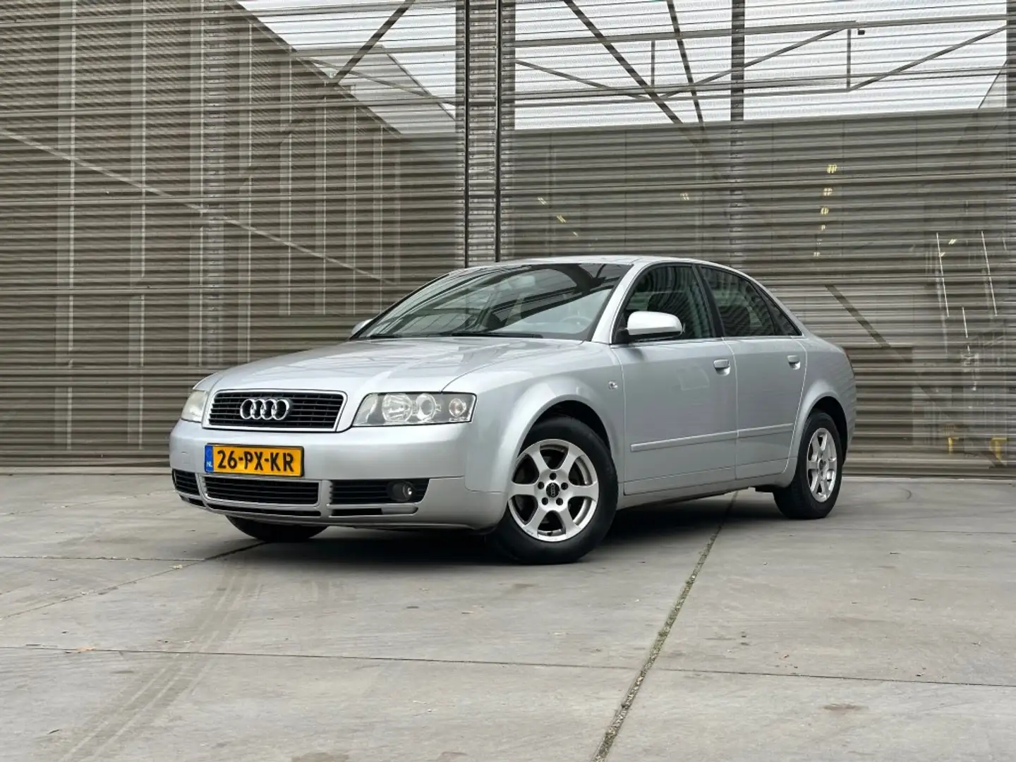 Audi A4 1.6 PRO LINE AIRCO  APK 26-9-2026 !! Grijs - 1