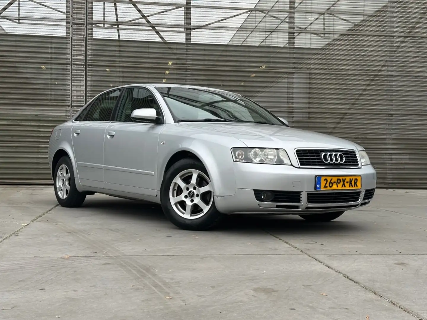 Audi A4 1.6 PRO LINE AIRCO  APK 26-9-2026 !! Grijs - 2