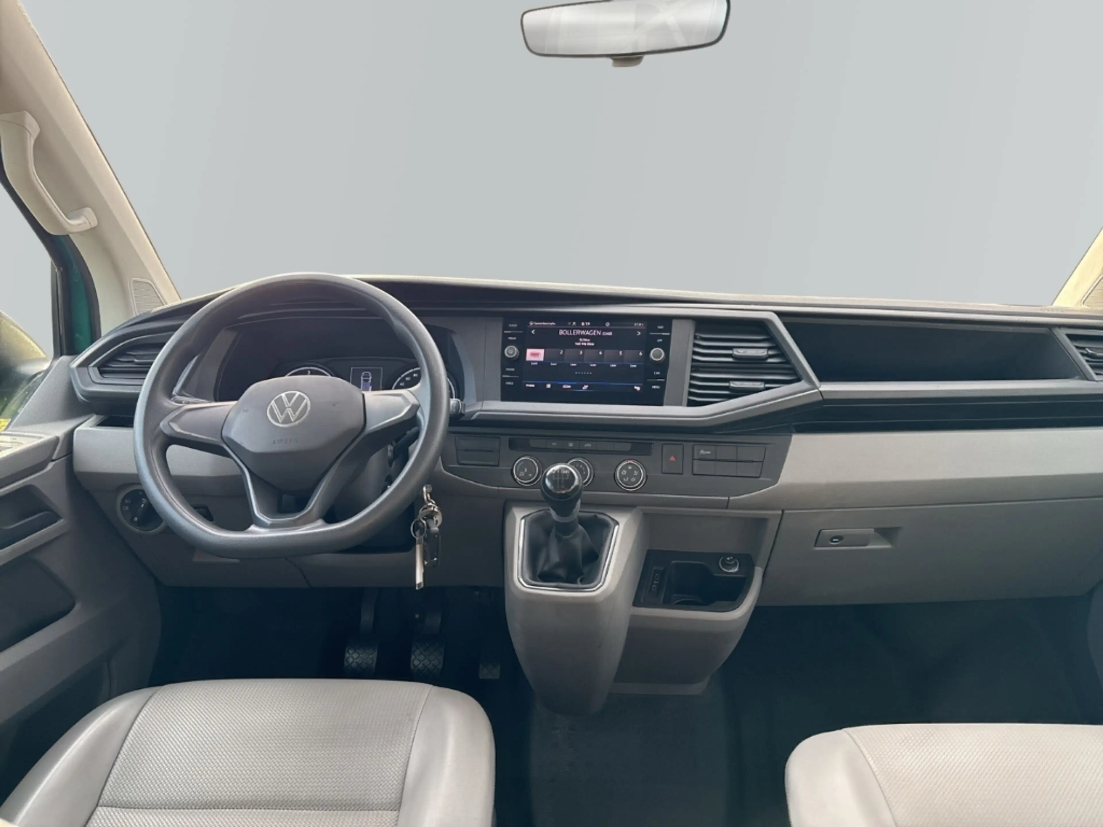Volkswagen T6.1 Transporter Kombi 2.0 TDI 5-Gang Navi Klima Rückfahrkam. Fernl — photo 11