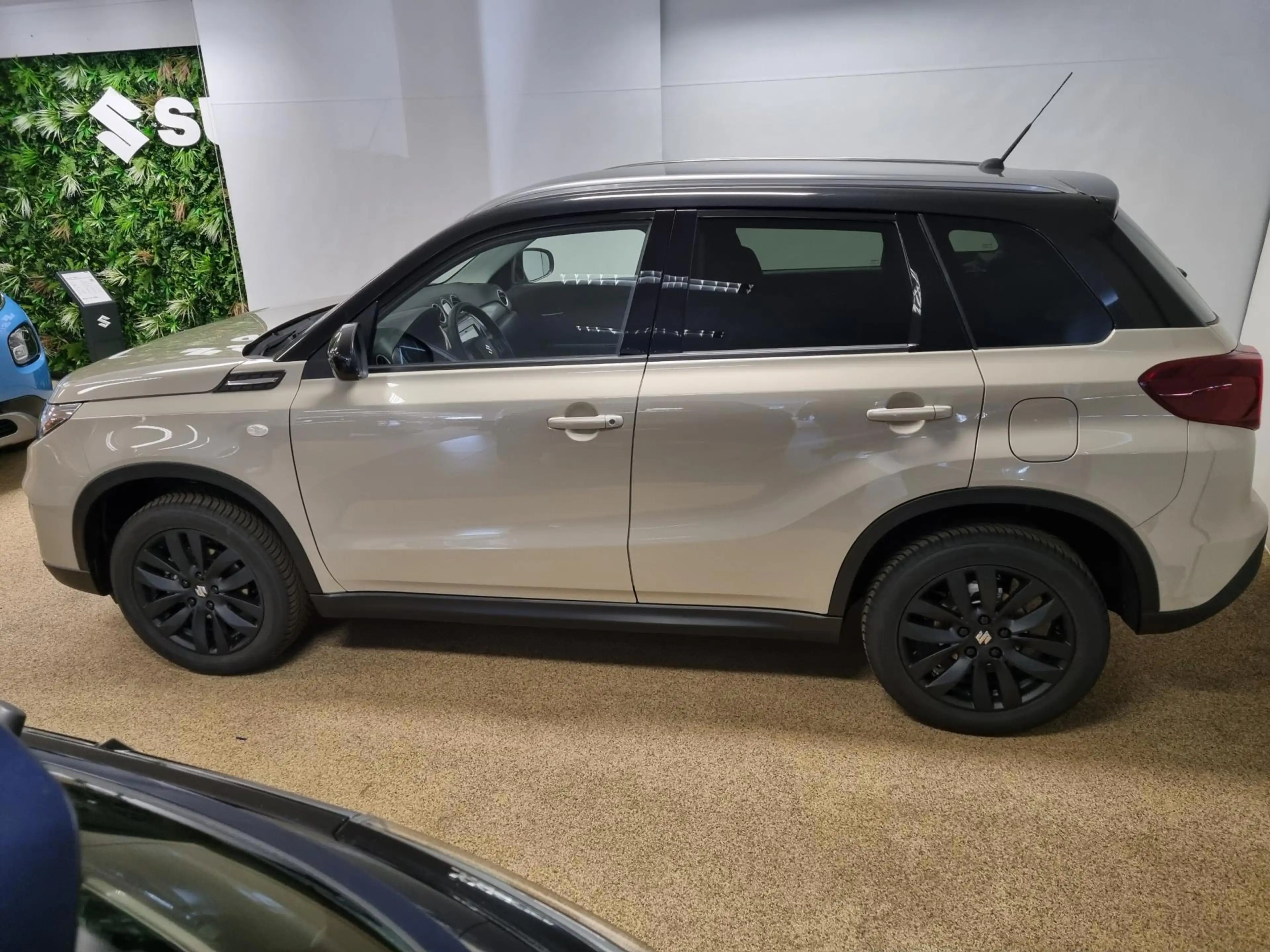 Suzuki Vitara 1.4 Boosterjet Select Smart Hybrid — photo 4