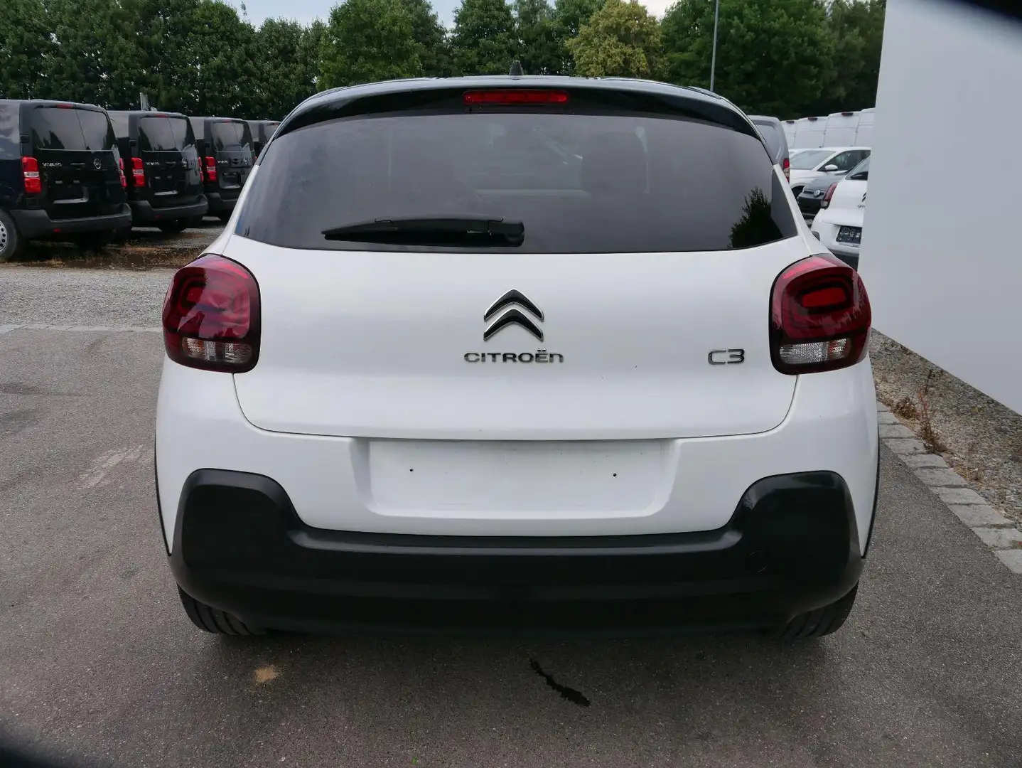 Citroen C3 PureTech*NAVI*LED*KLIMA*RADIO*BLUETOOTH*TEMPOMAT Schwarz - 2