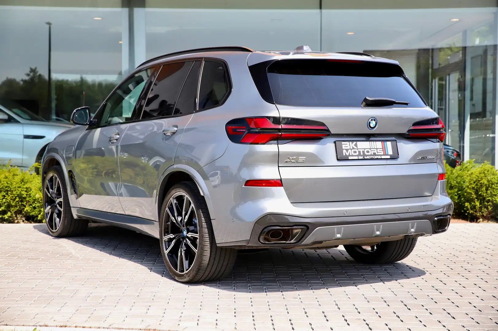 BMW X5 xDrive50e M Sport Pro /PANO/B&W/360/MASSAGE/HUD... Zilver - 2