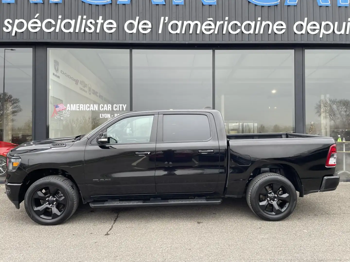 Dodge RAM 1500 CREW CAB BIGHORN AIR Noir - 2