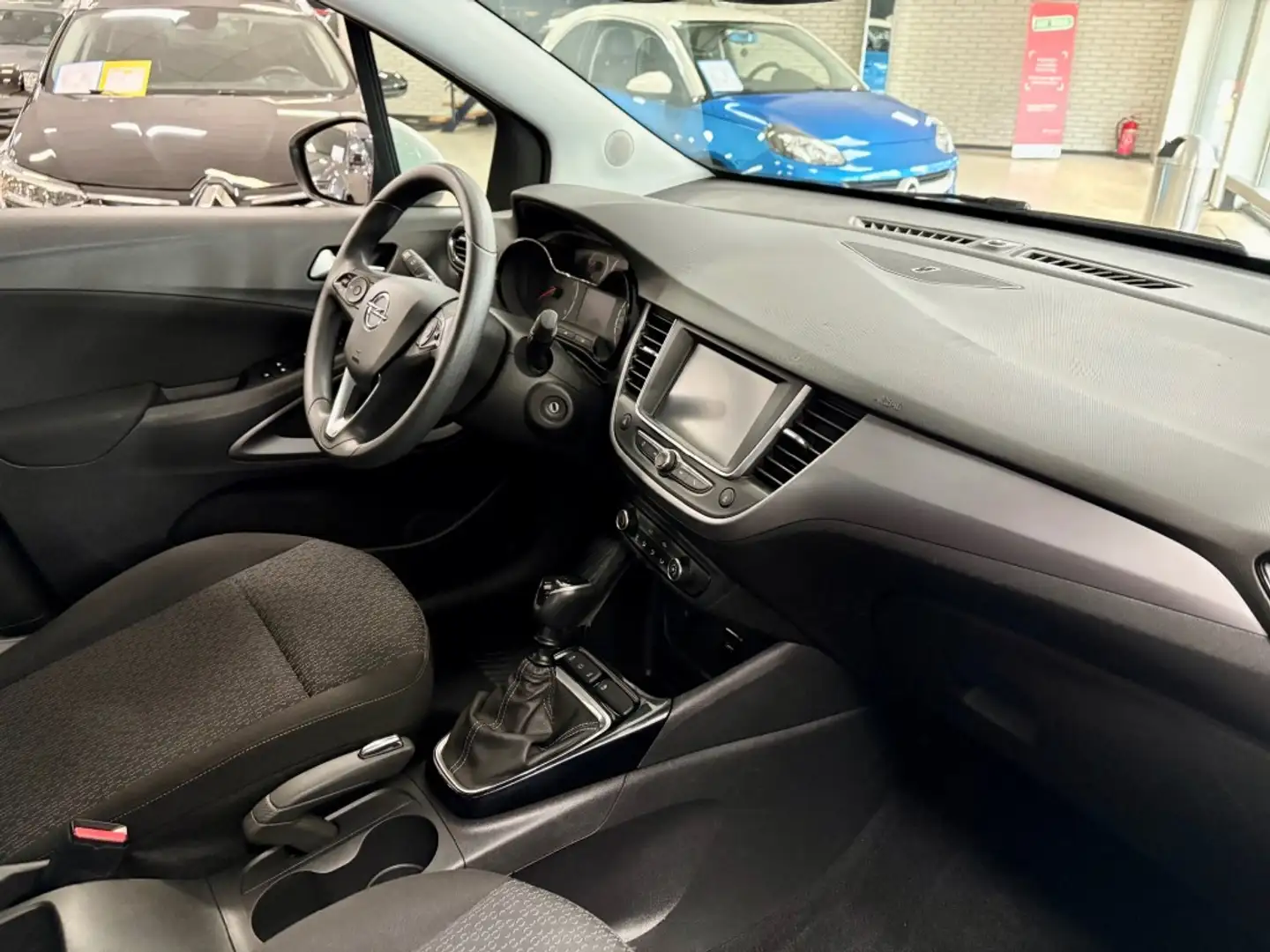Opel Crossland X 1.2 T. INNOVATION Airco Multimedia NAP Wit - 2