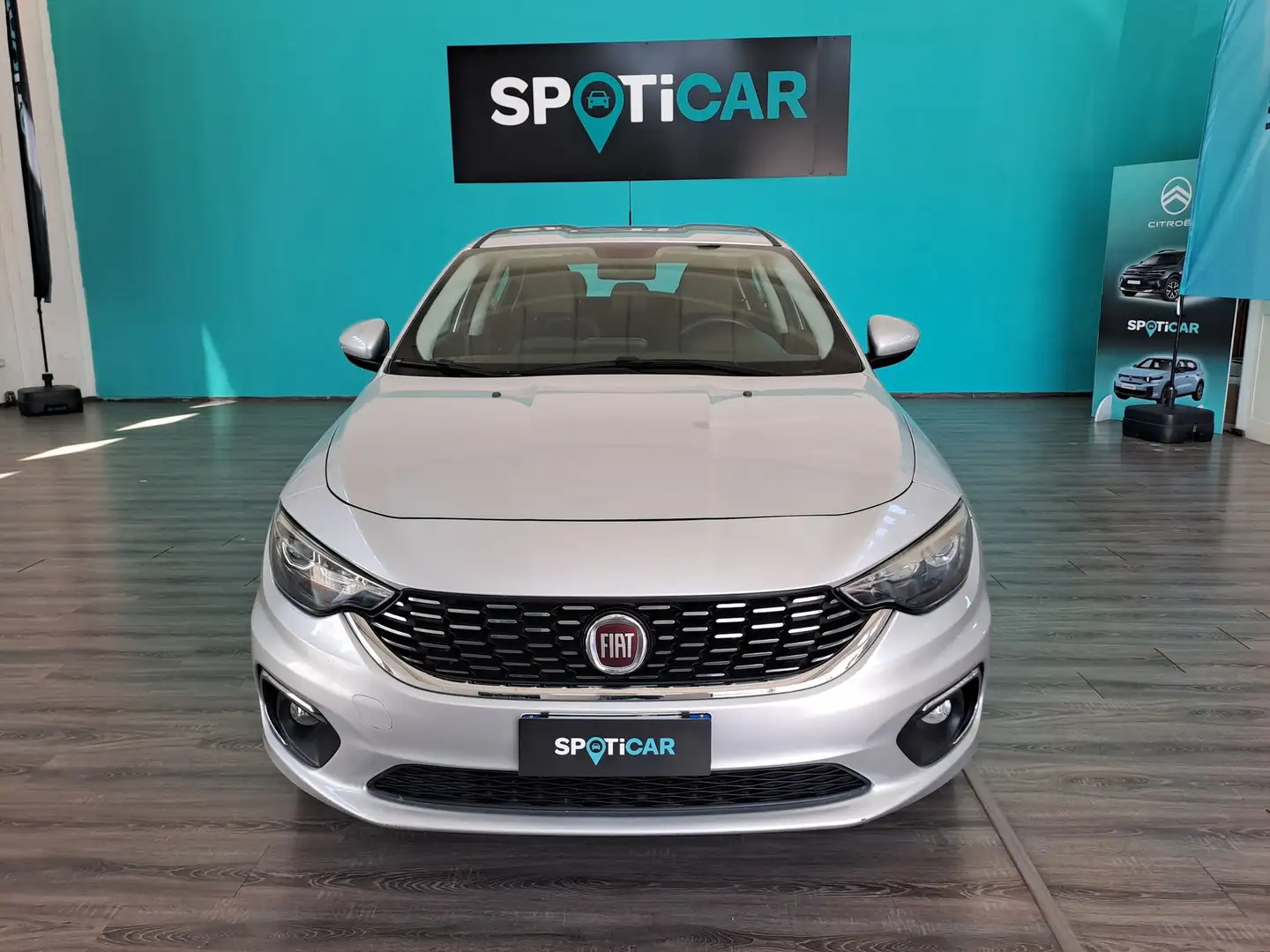 Fiat Tipo 1.6 Mjt S&S 5 porte Lounge Gris - 2
