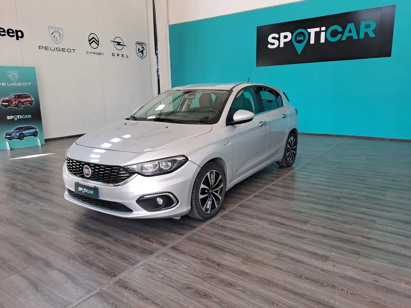 Fiat Tipo 1.6 Mjt S&S 5 porte Lounge Gris - 1