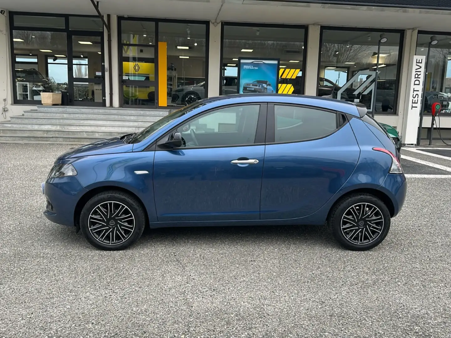 Lancia Ypsilon Ypsilon 1.0 FireFly 5 porte S&S Hybrid Gold Bleu - 2