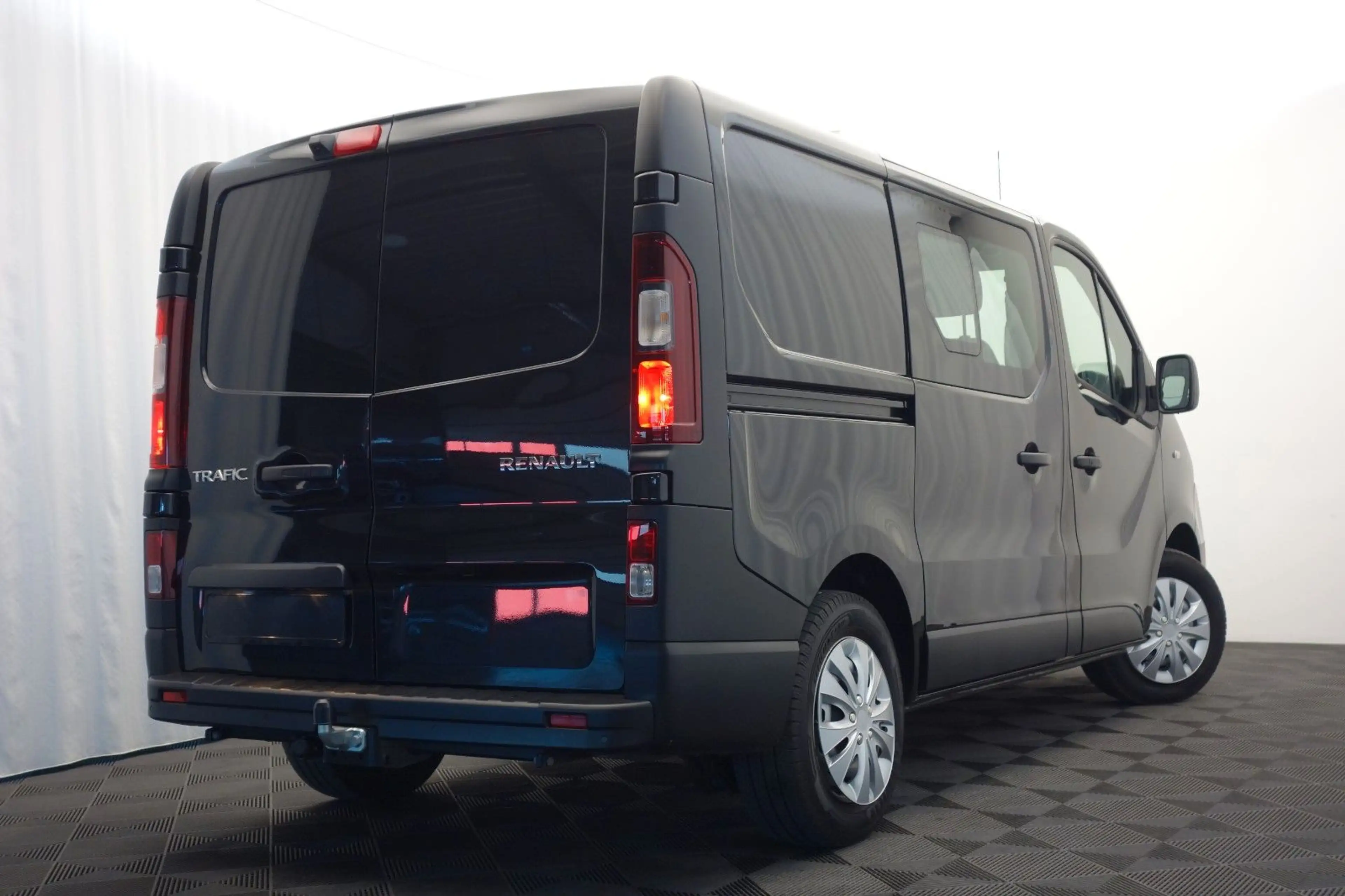 Renault Trafic Doka 3,0t Automatik *6-Sitze, 17.000km*