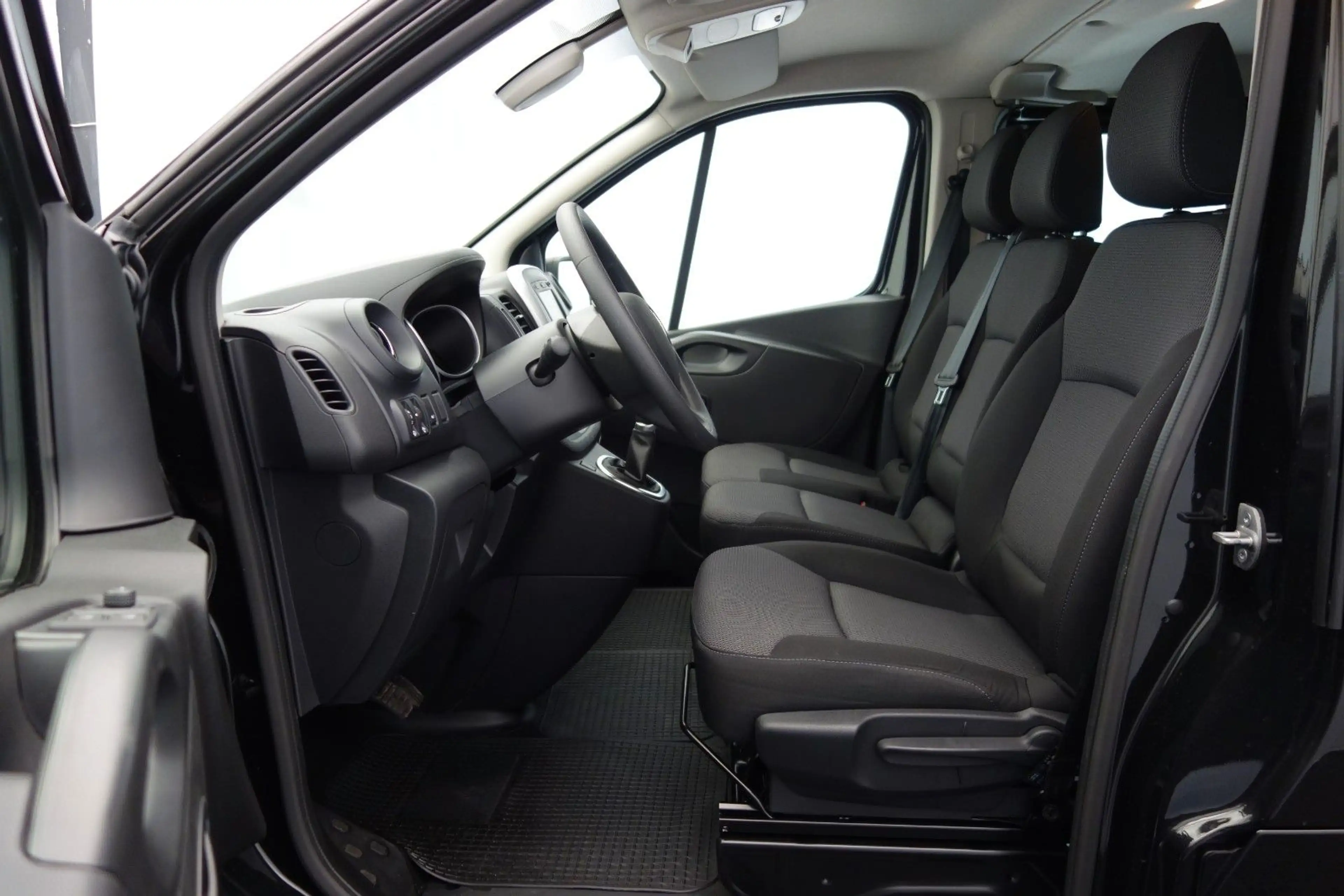 Renault Trafic Doka 3,0t Automatik *6-Sitze, 17.000km* — photo 10