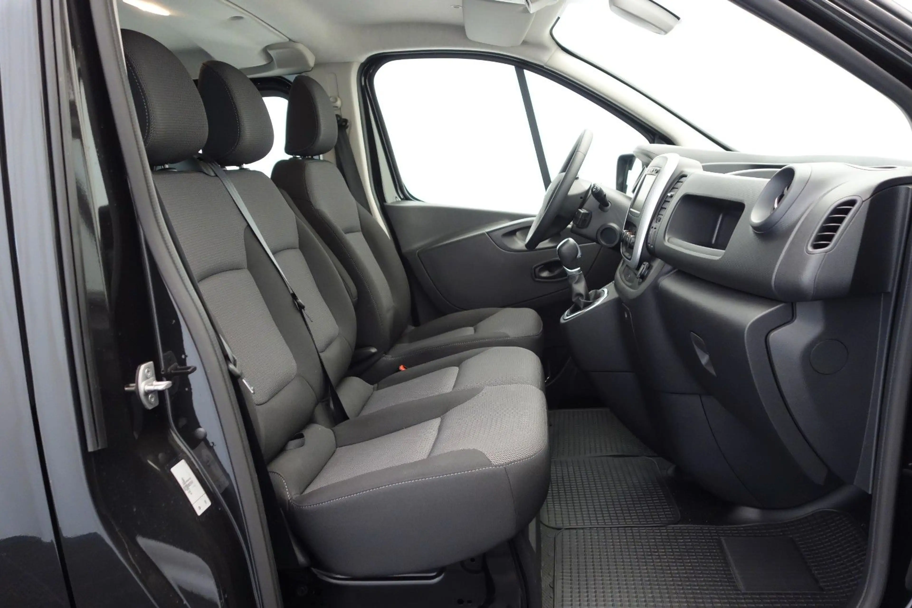 Renault Trafic Doka 3,0t Automatik *6-Sitze, 17.000km* — photo 14