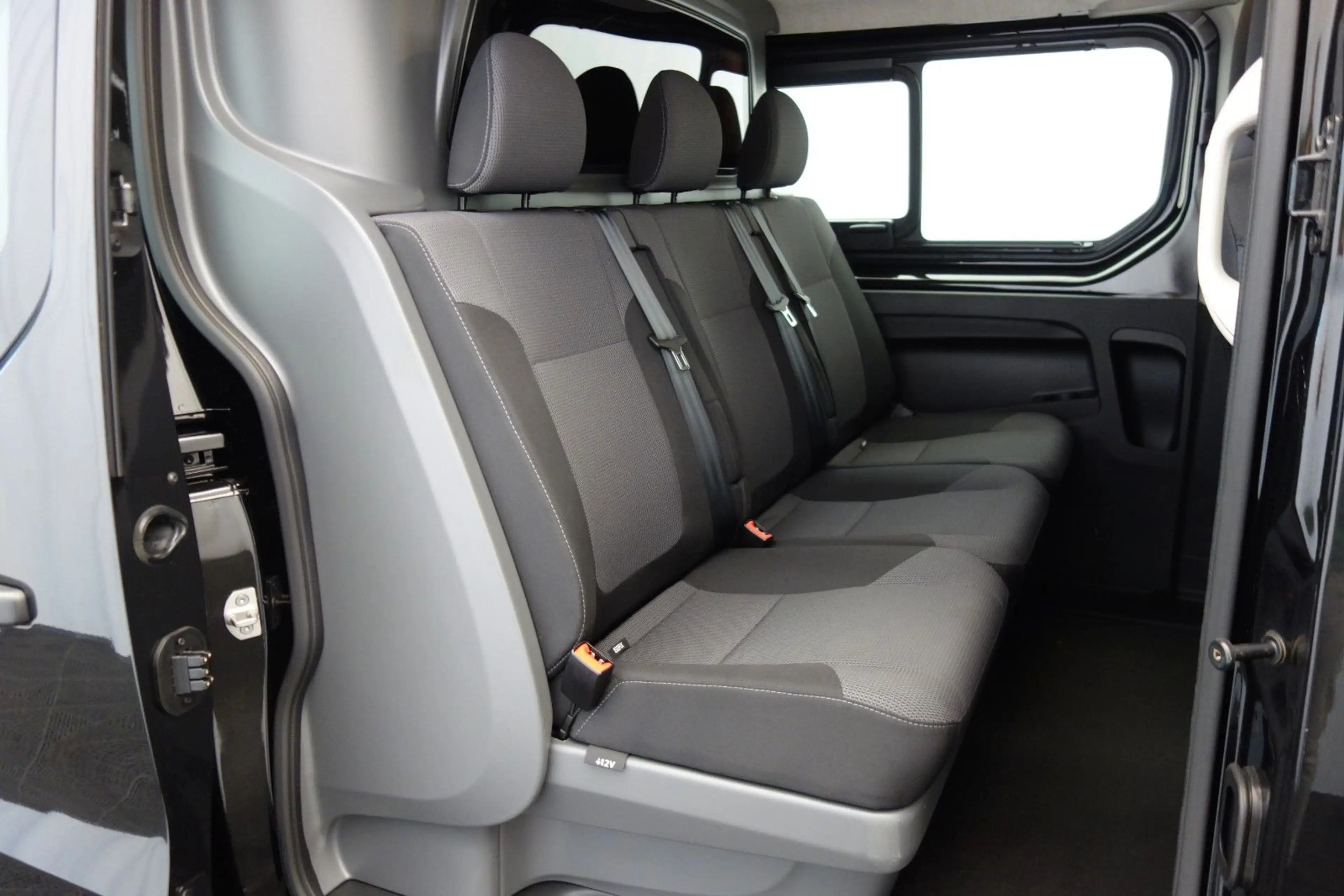 Renault Trafic Doka 3,0t Automatik *6-Sitze, 17.000km* — photo 13