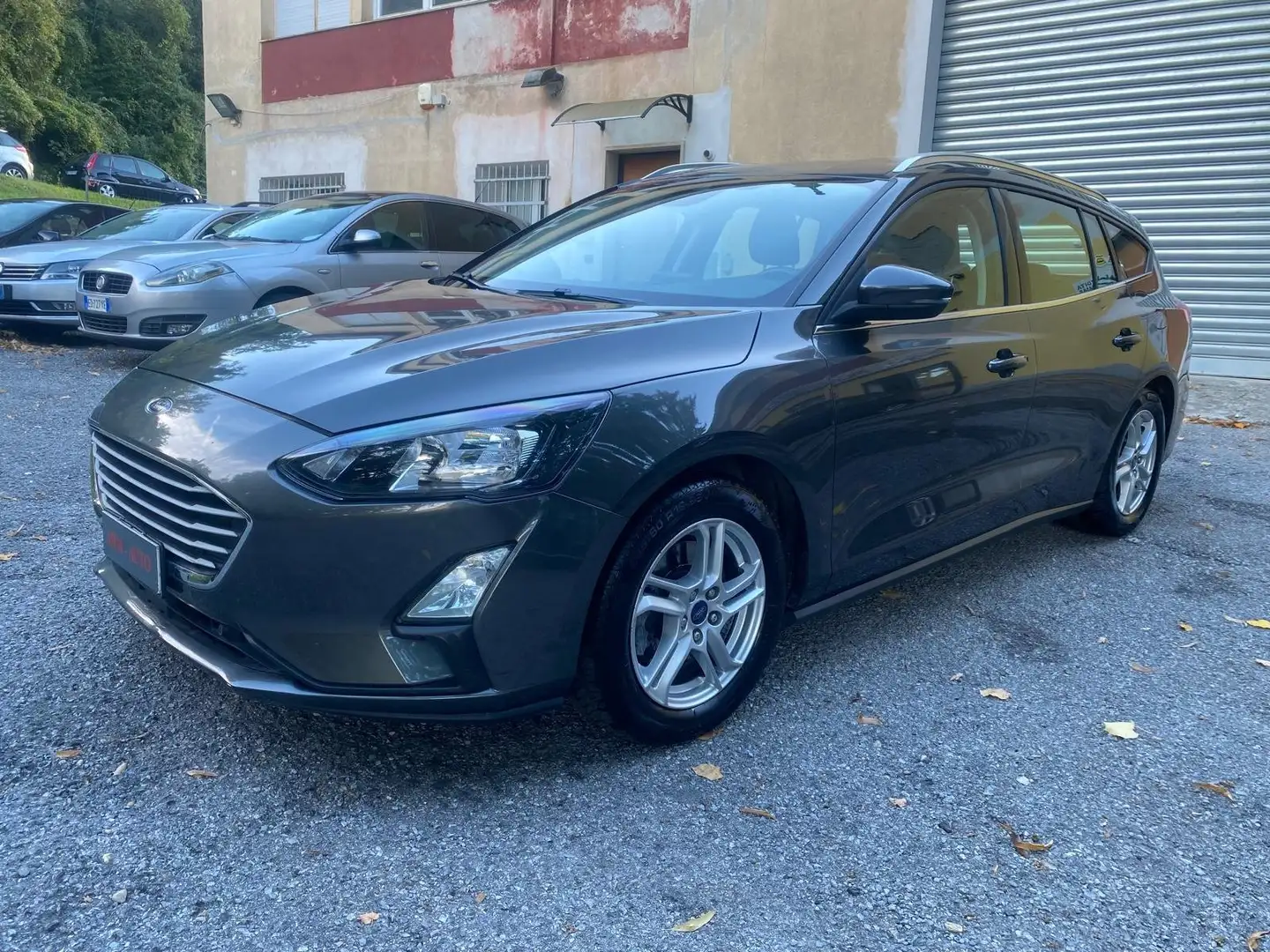 Ford Focus Focus 1.5 ecoblue Business Co-pilot s AUTOMATICA Grau - 2