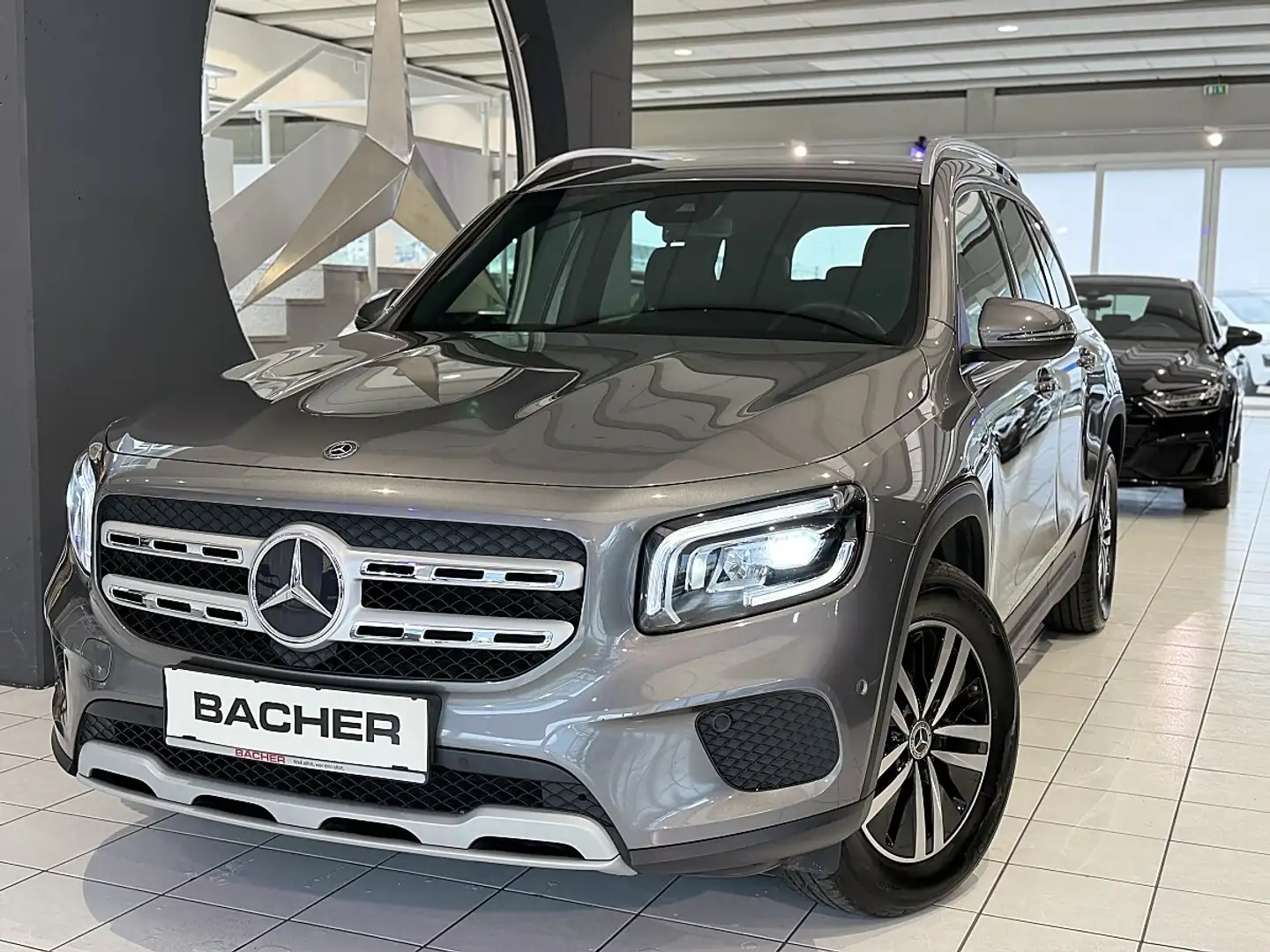 Mercedes-Benz GLB 180 d Aut. Grau - 1